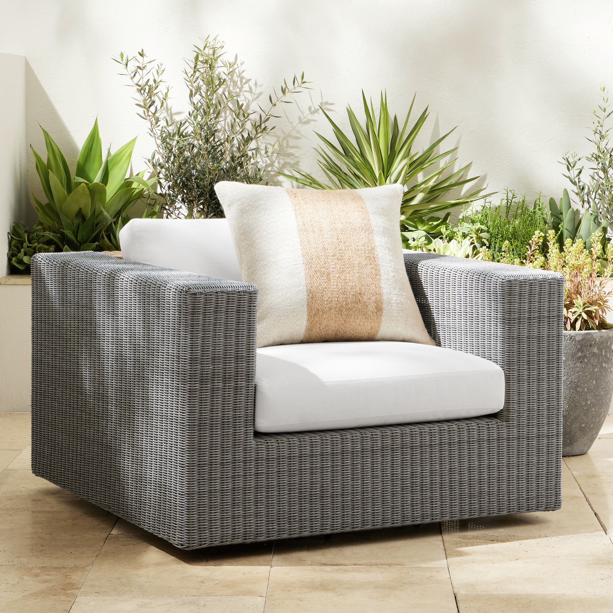 Center Stripe Outdoor Pillow Cover