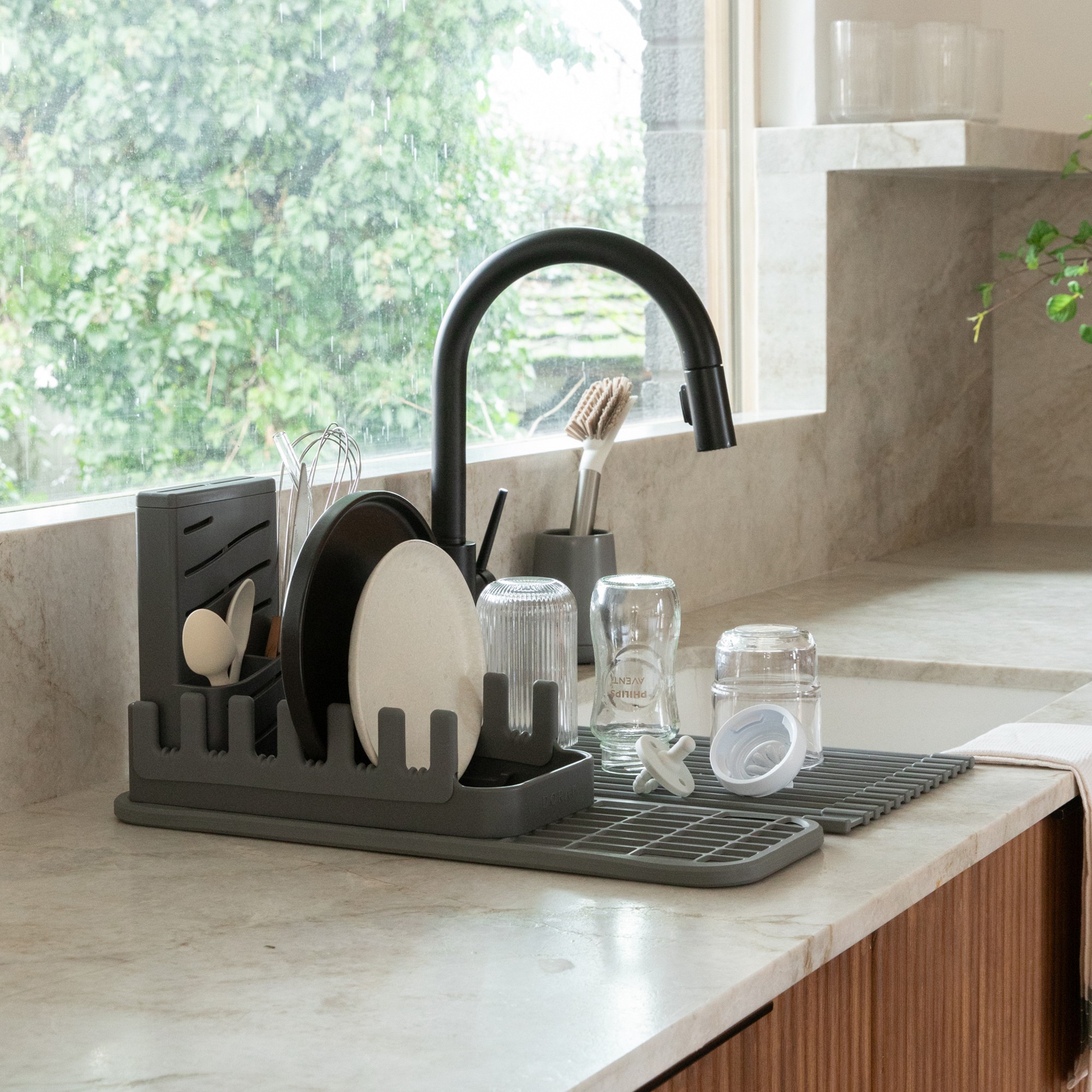 Dorai Over the Sink Dish Pad and Dish Pad Rack