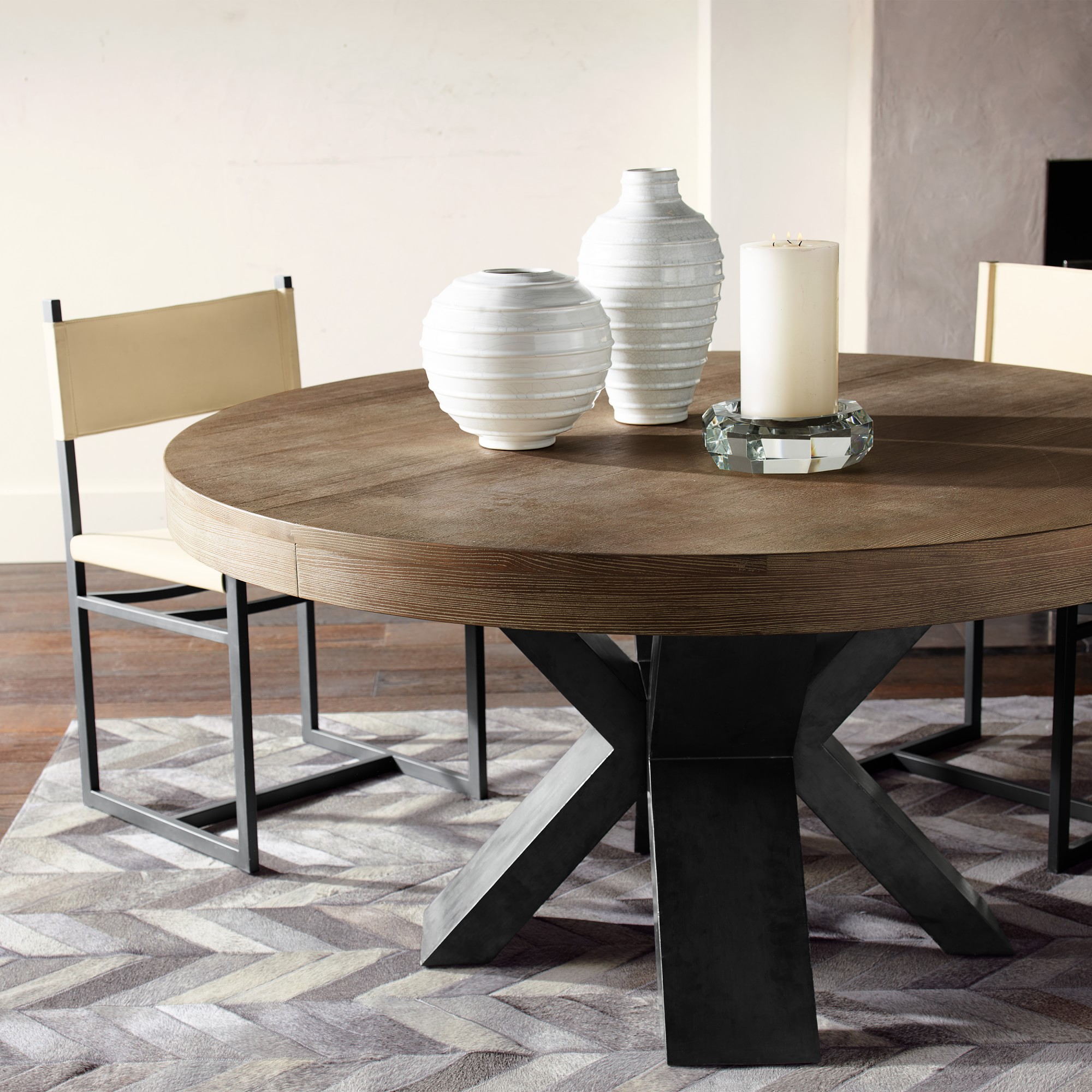 Navarro Round Dining Table (60