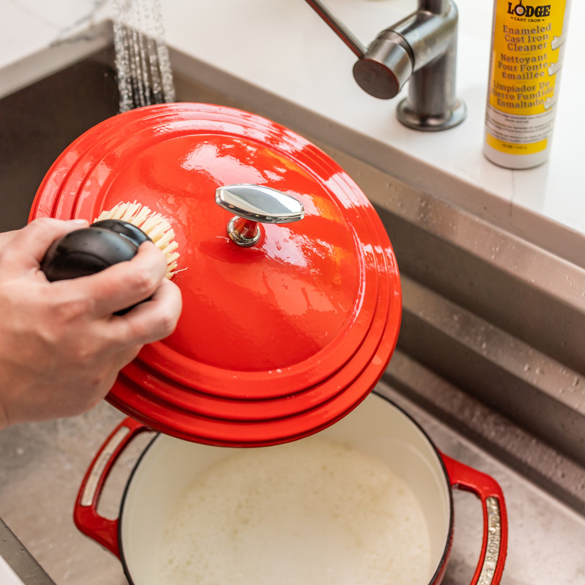Lodge USA Enameled Cast Iron Dutch Oven