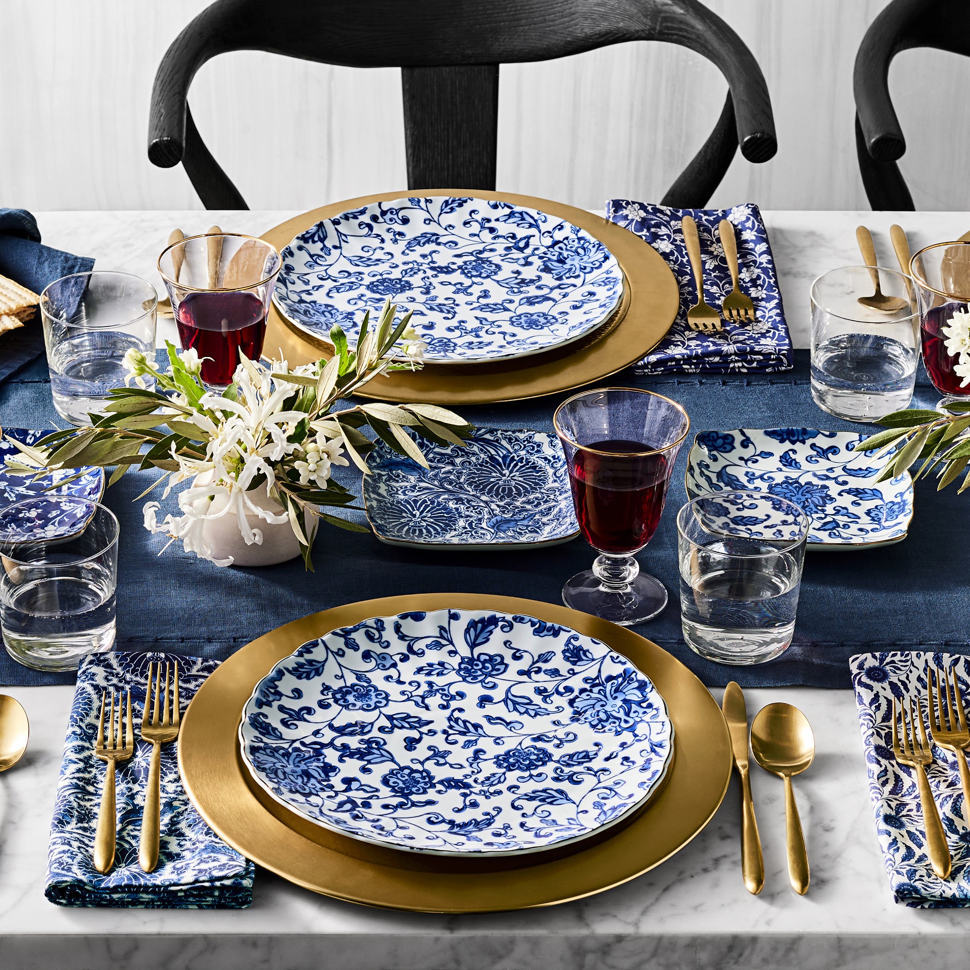 Marlo Thomas x Williams Sonoma Blue Floral Appetizer Plates, Set of 4