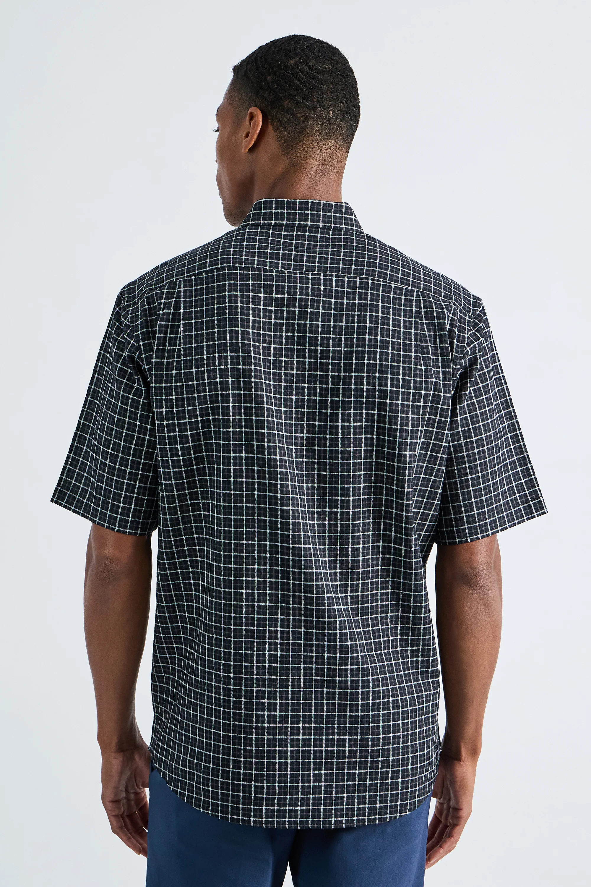 Short Sleeve Button-Down Linen Shirt - Black