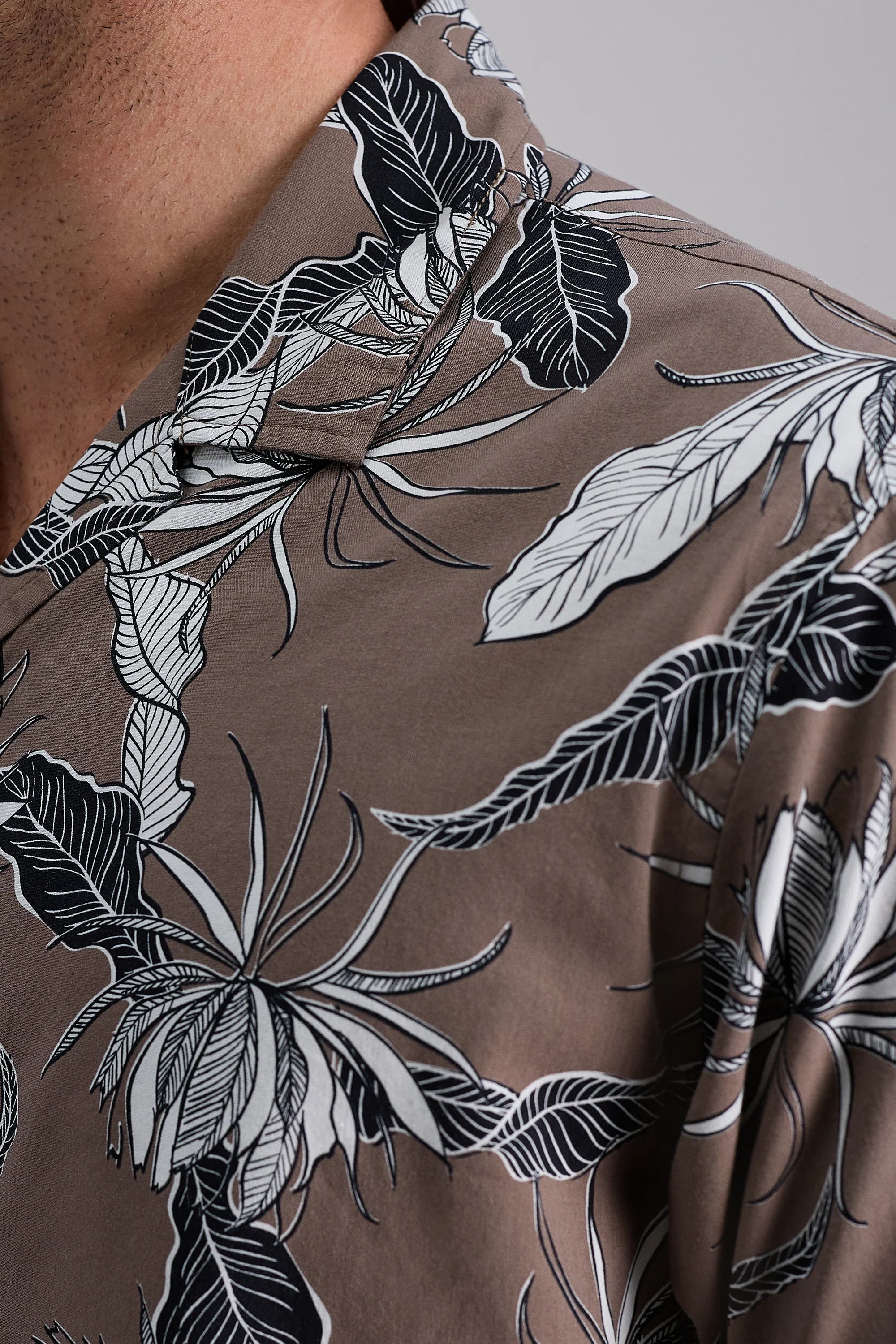 Short Sleeve Camp Shirt - Brown