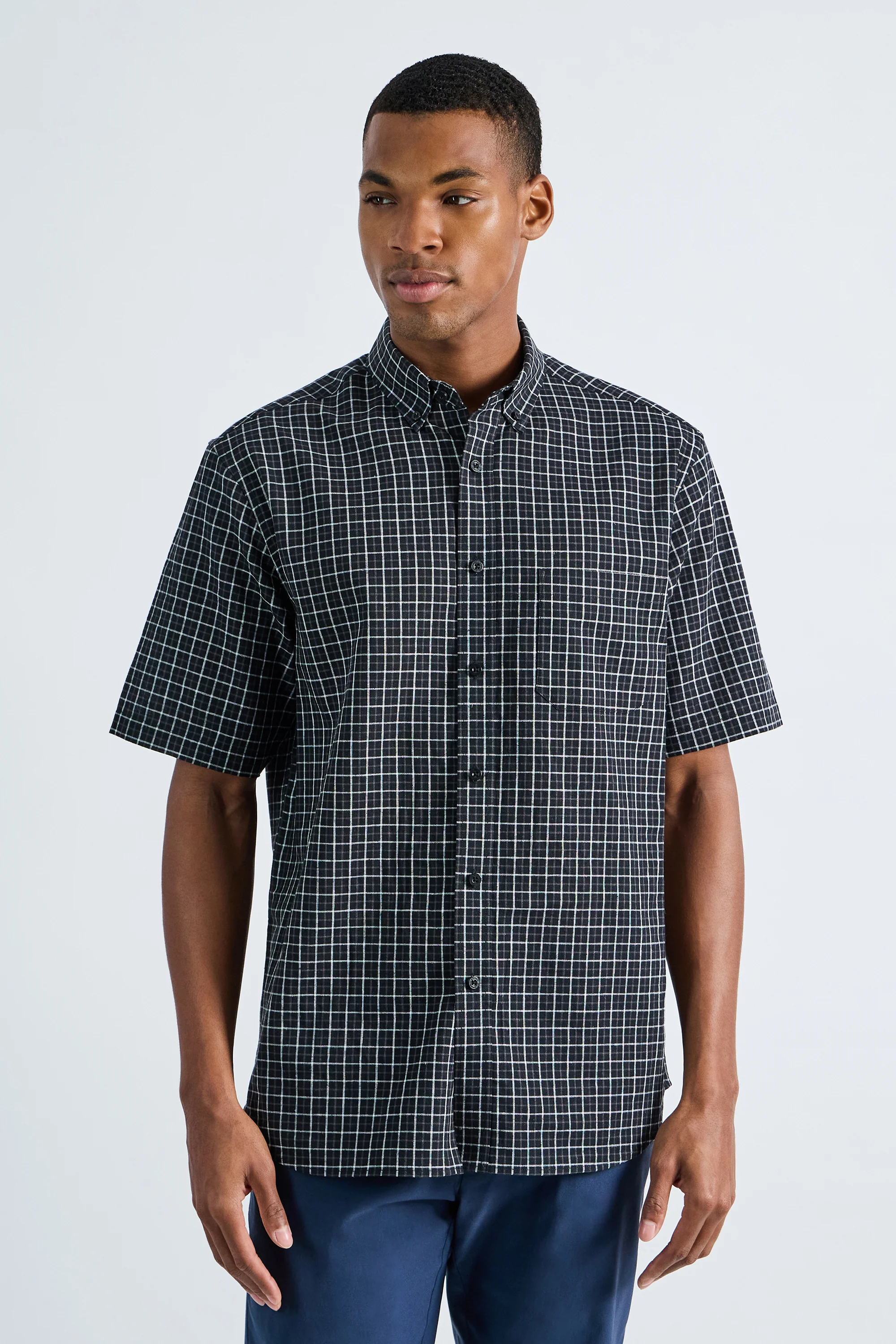 Short Sleeve Button-Down Linen Shirt - Black