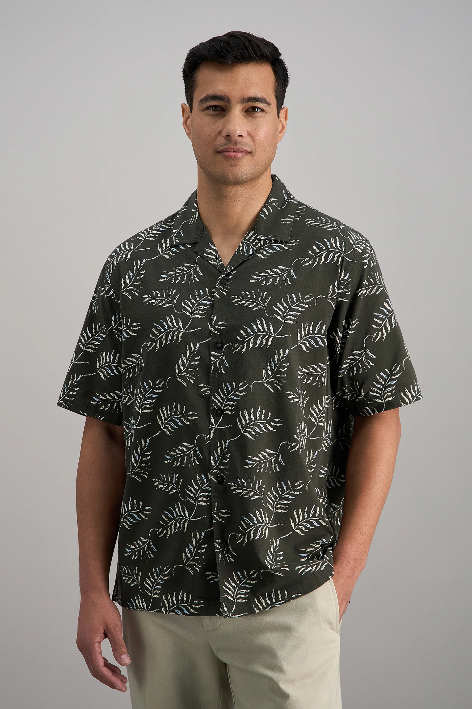Short Sleeve Tropical Camp Shirt - Dark Green