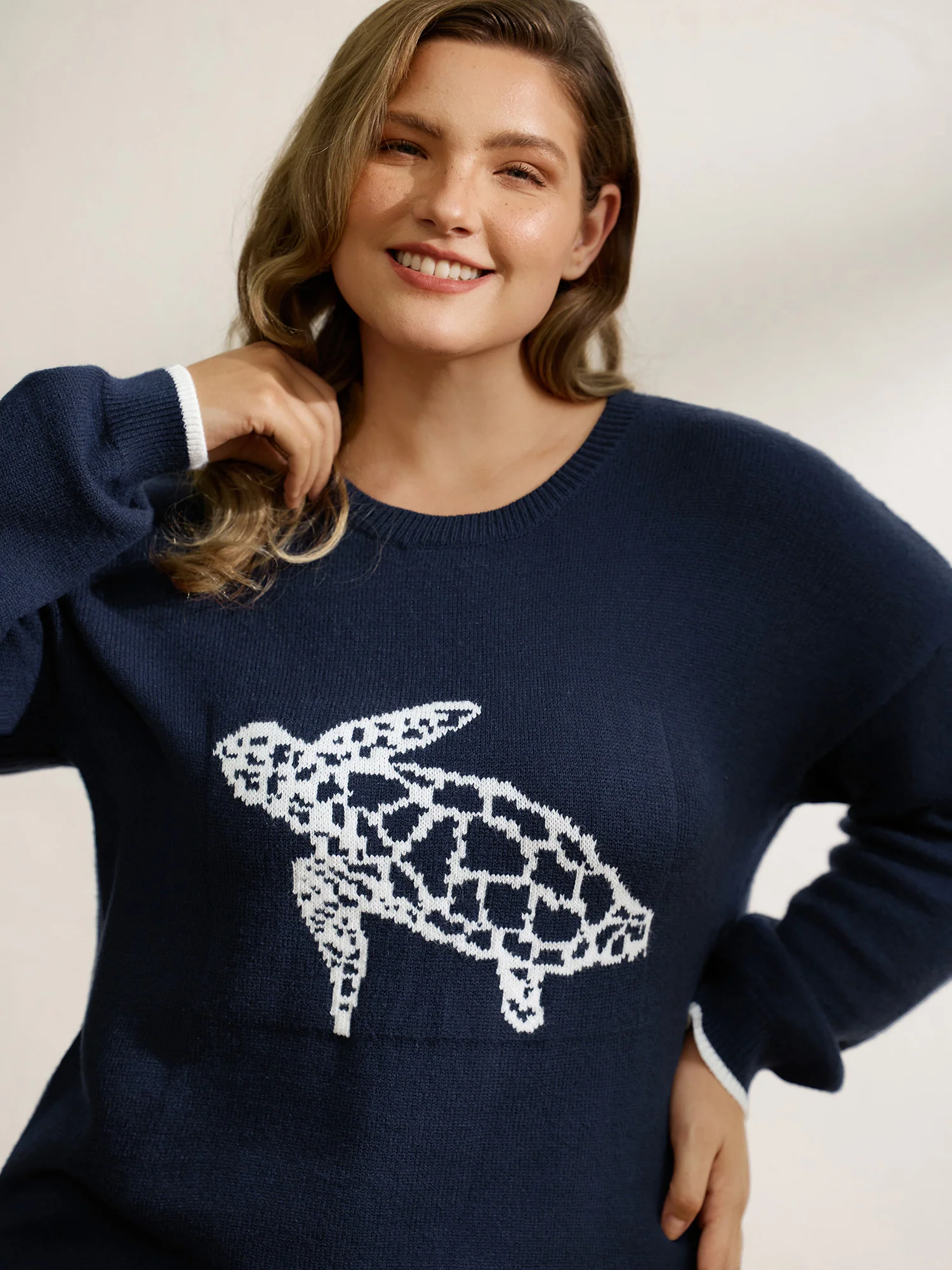 Supersoft Turtle Motif Slit Contrast Edge Pullover