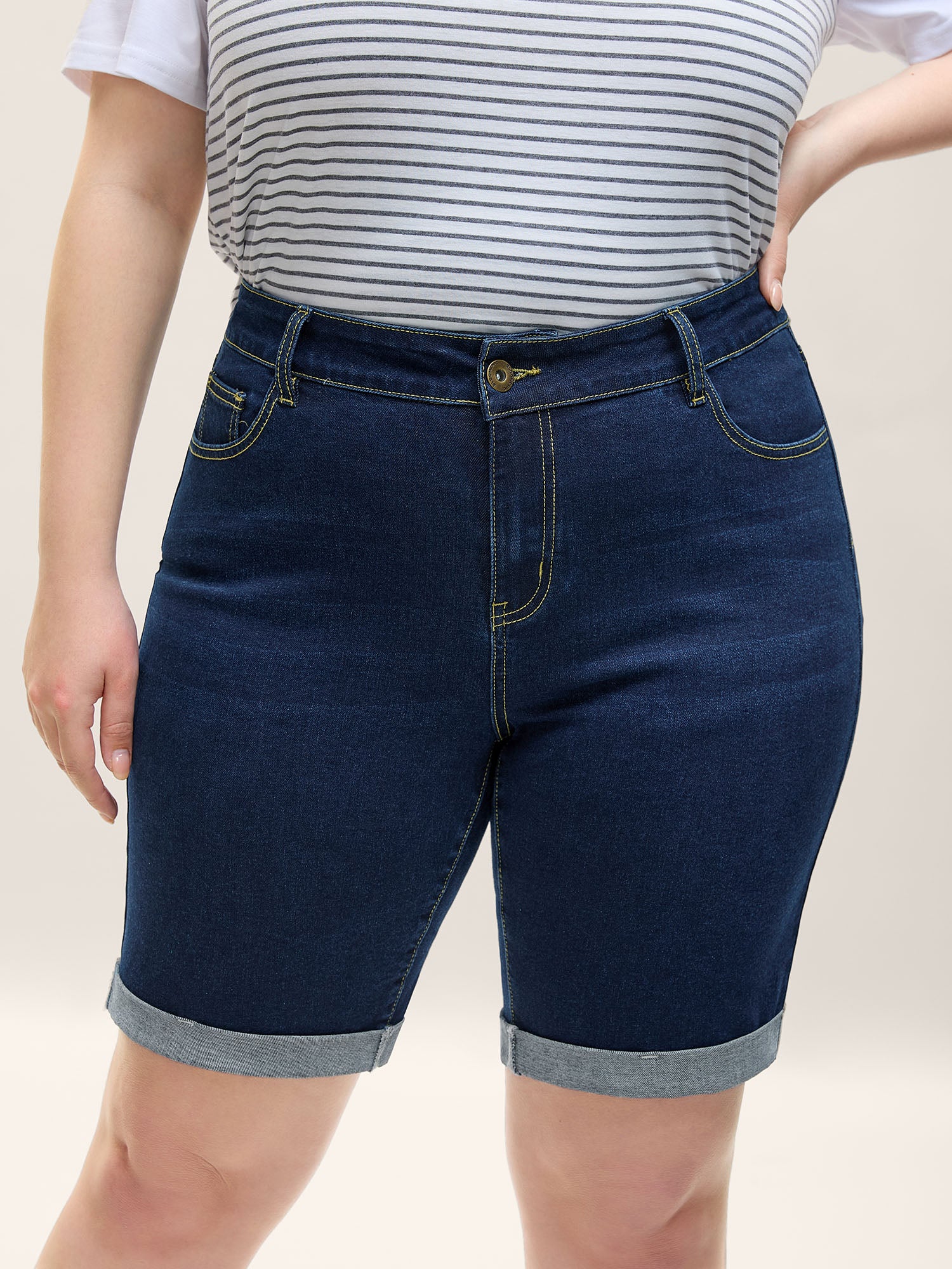 Stretchy Skinny-Fit Classic Denim Shorts