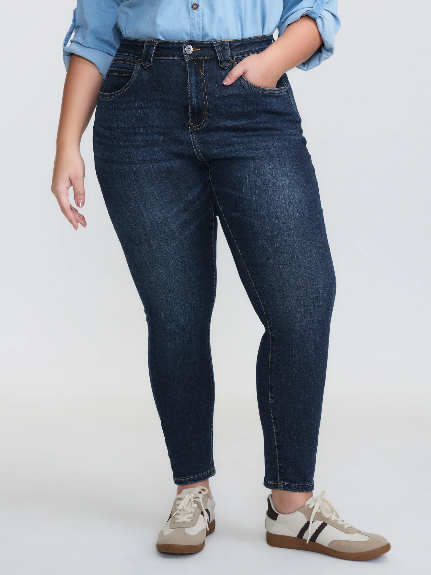 Supersoft Mid-Rise Everyday Bootcut Jeans
