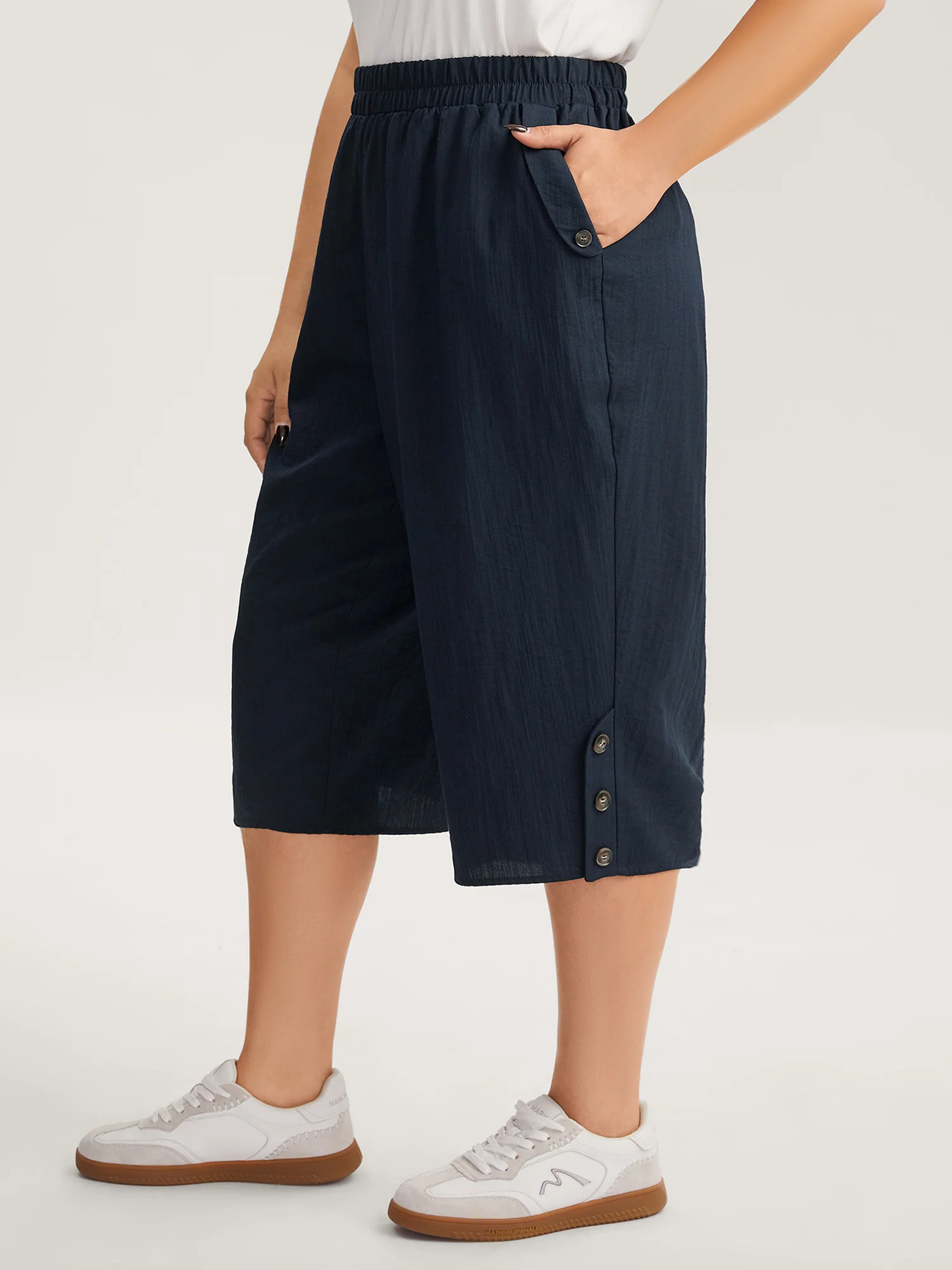 Button Hem Straight-Leg Crop Pants