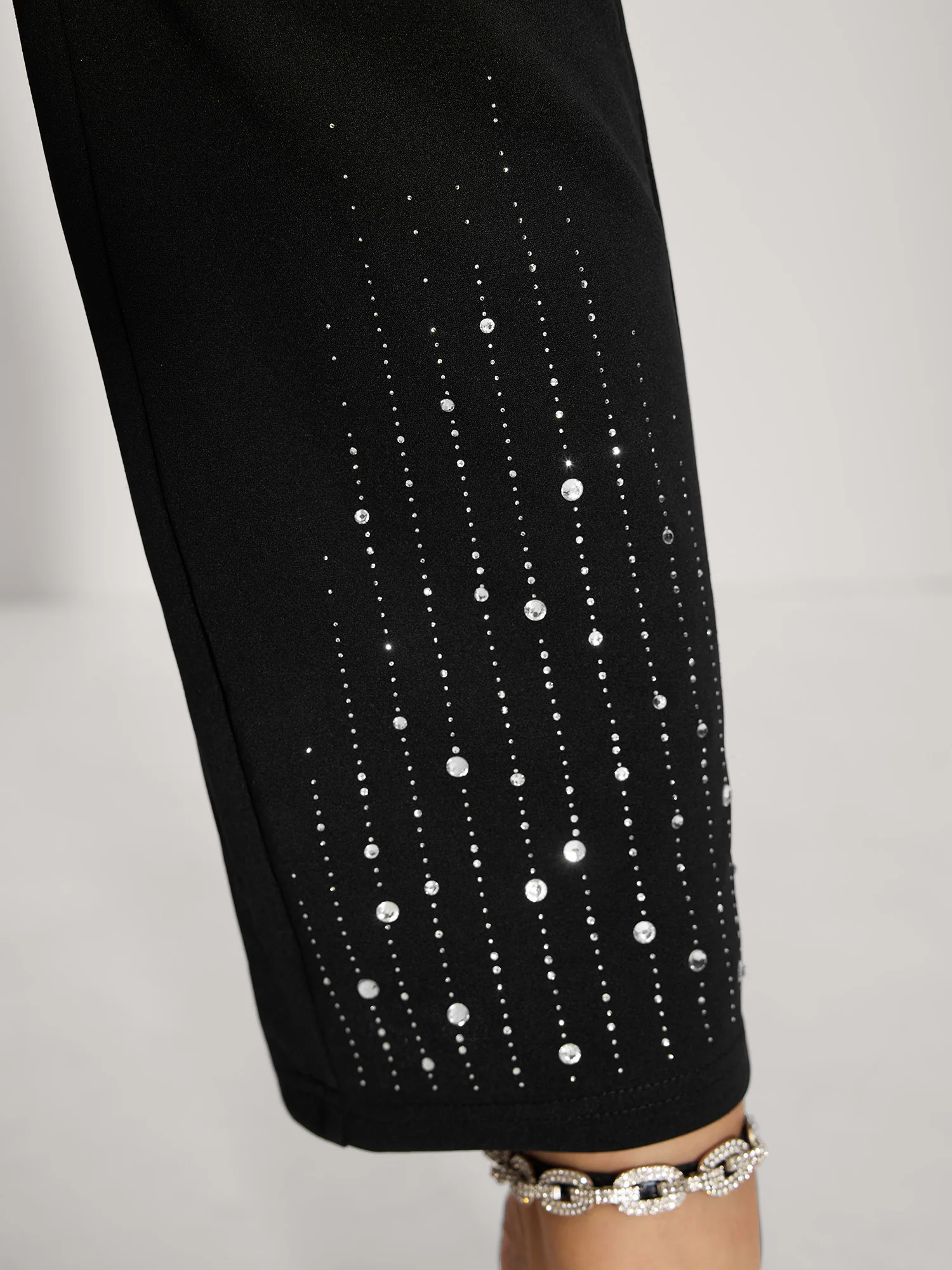 Stretchy Diamond Detail Hem Pants