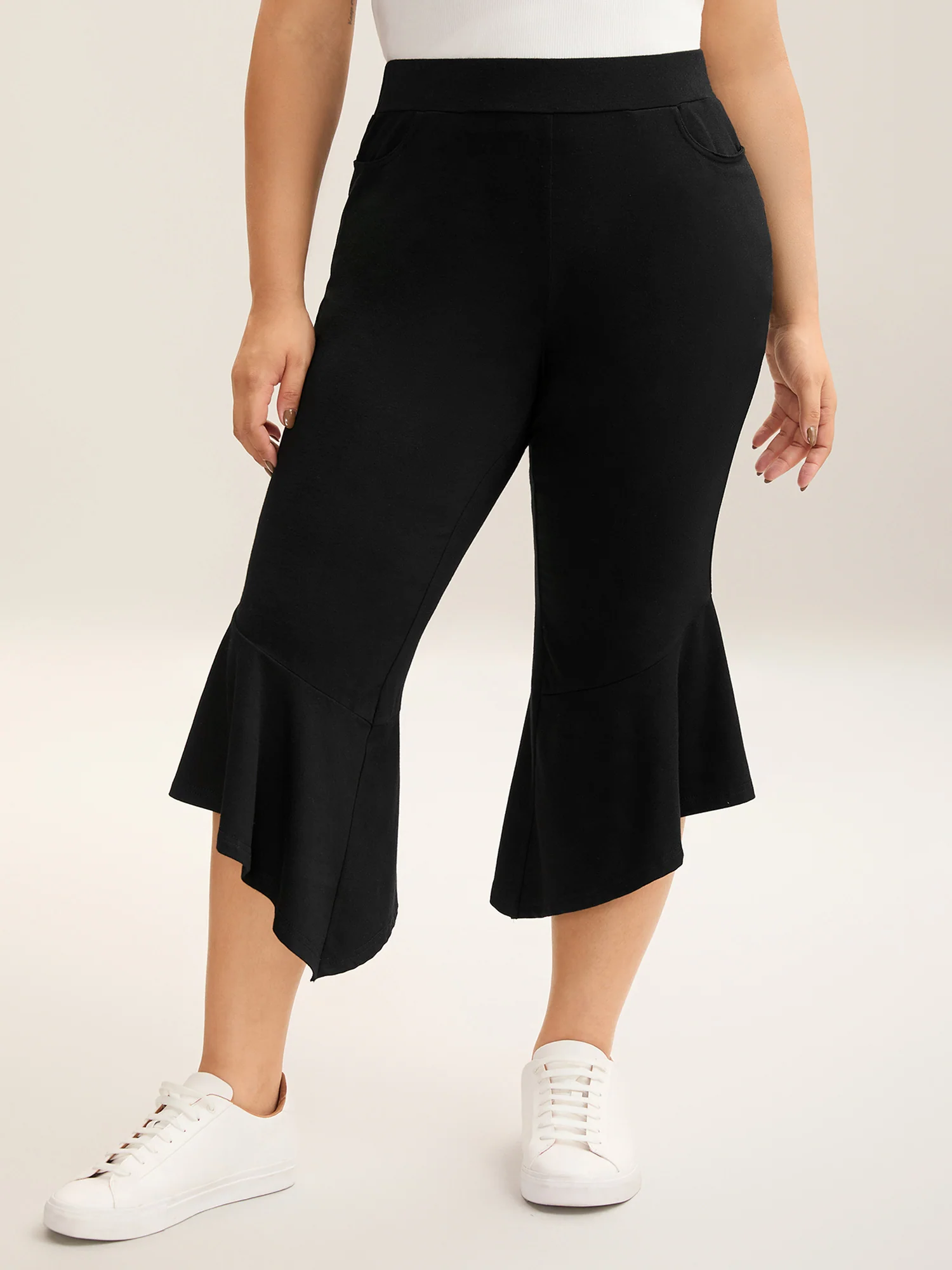Stretchy Ruffled Hem Cropped Pants