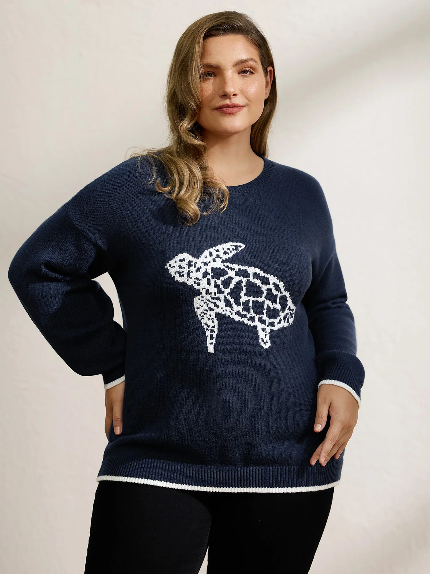 Supersoft Turtle Motif Slit Contrast Edge Pullover