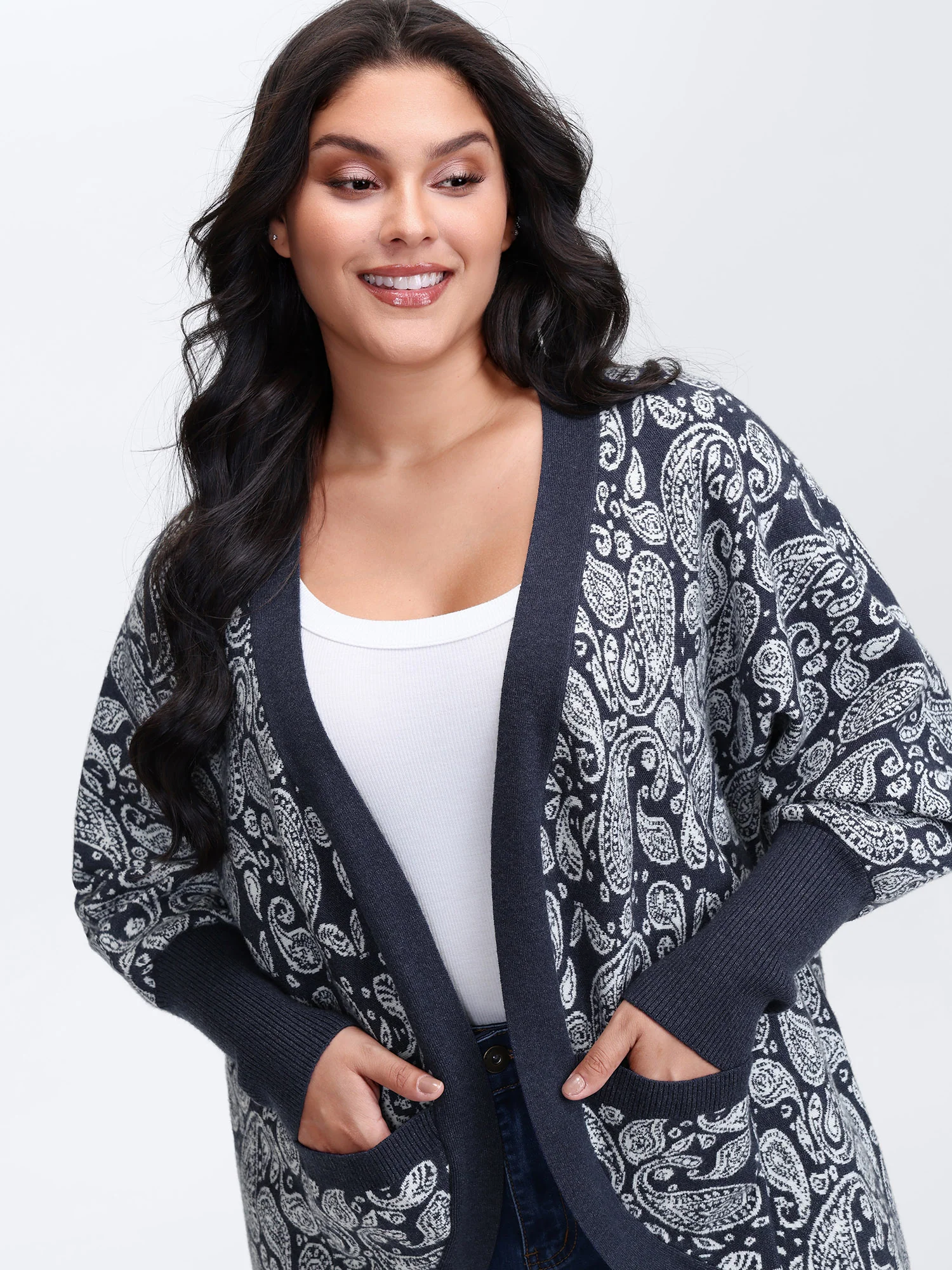 Supersoft Arc Hem Paisley Print Pocket Knit Cardigan