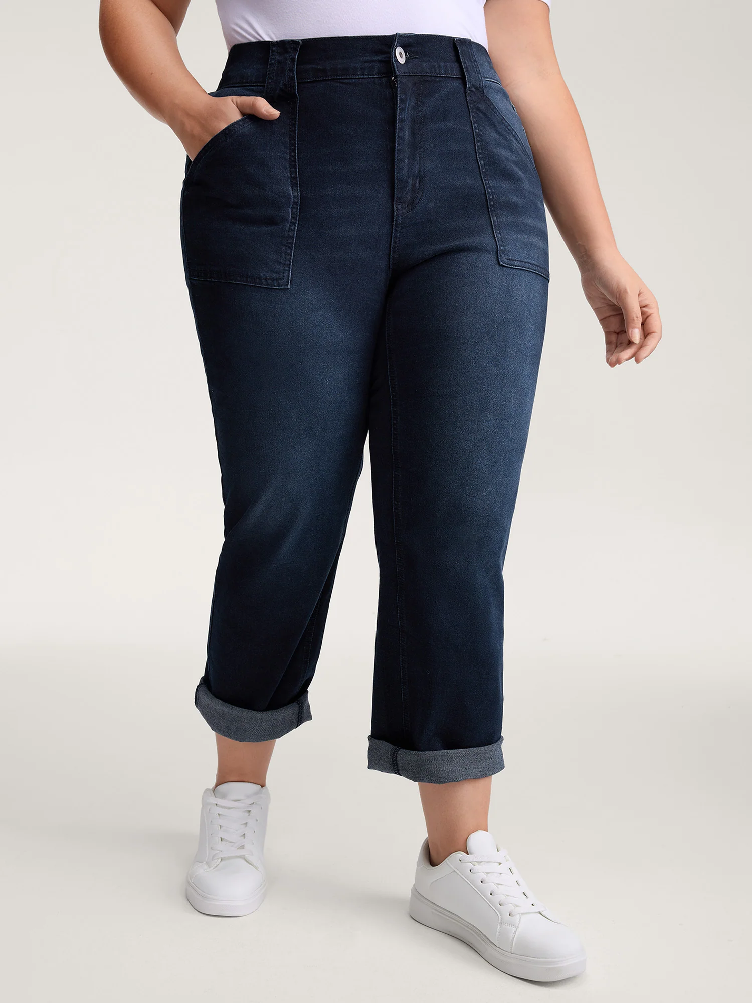 Supersoft Front Pockets Straight-Leg Mid-Rise Jeans