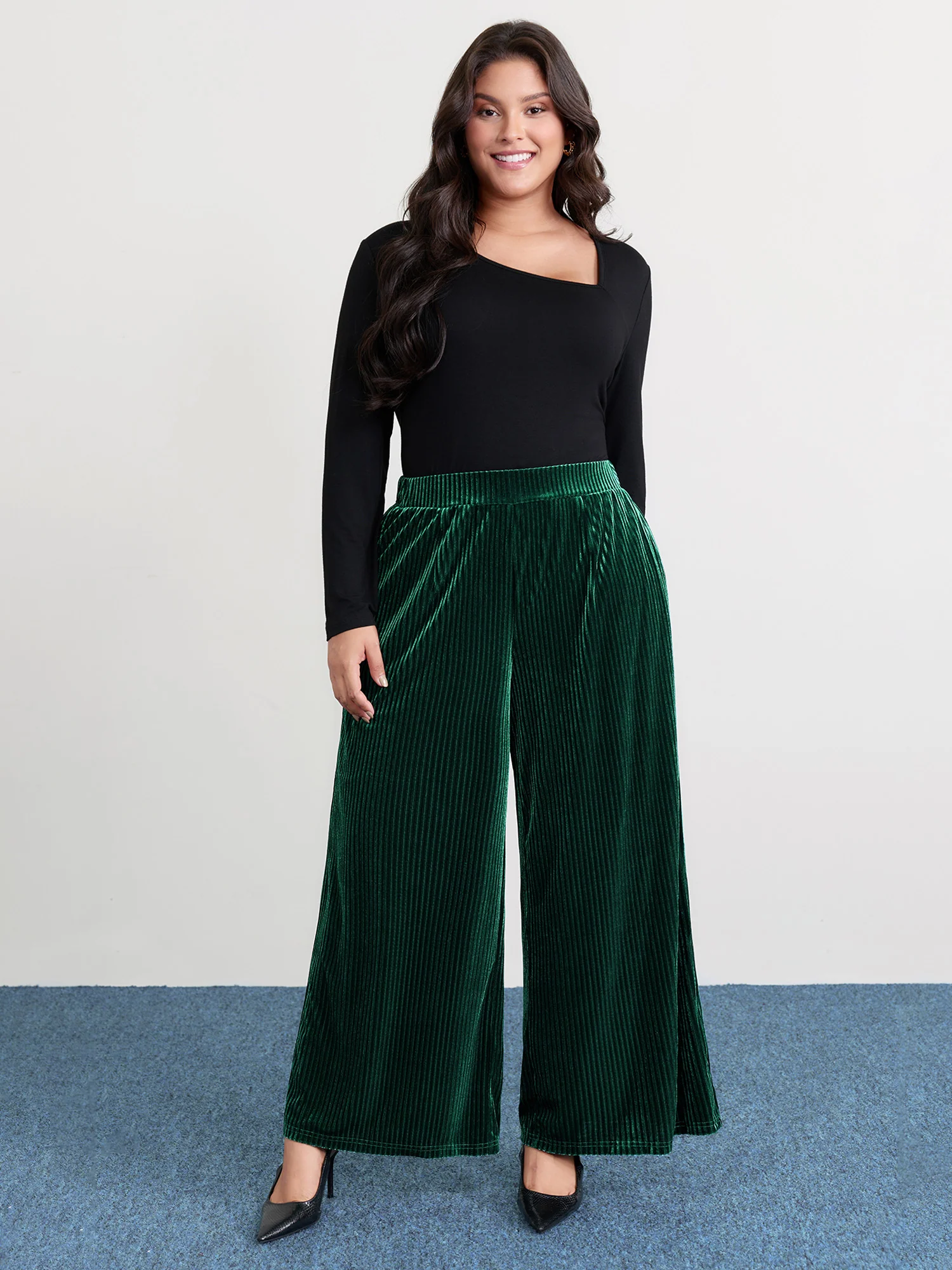 Textured Wide-Leg Flowy Pants