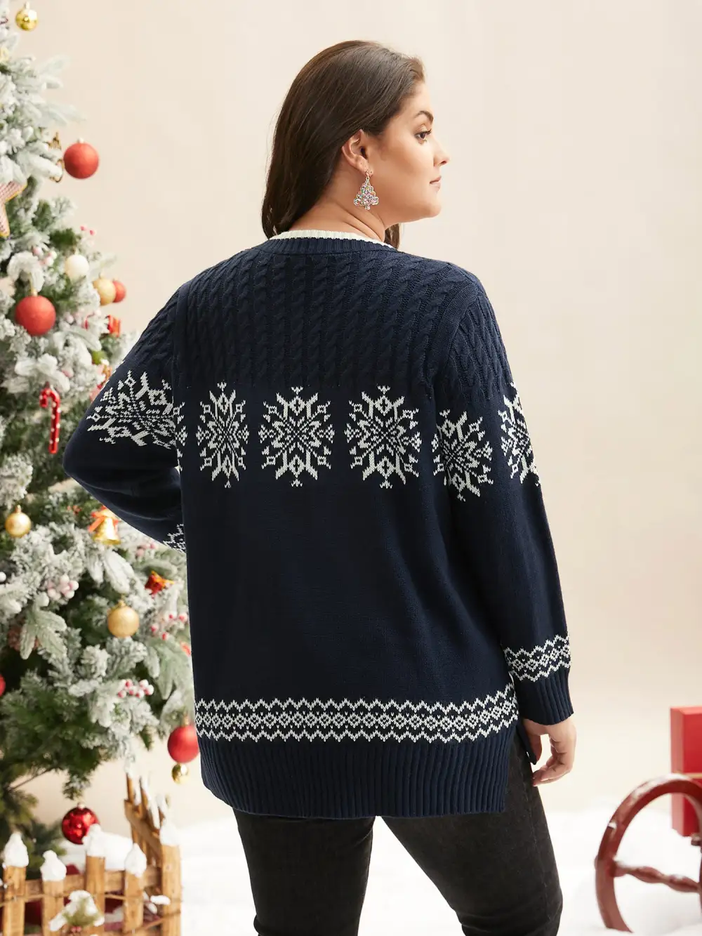 Snowflakes Pattern Contrast Round Neck Pullover