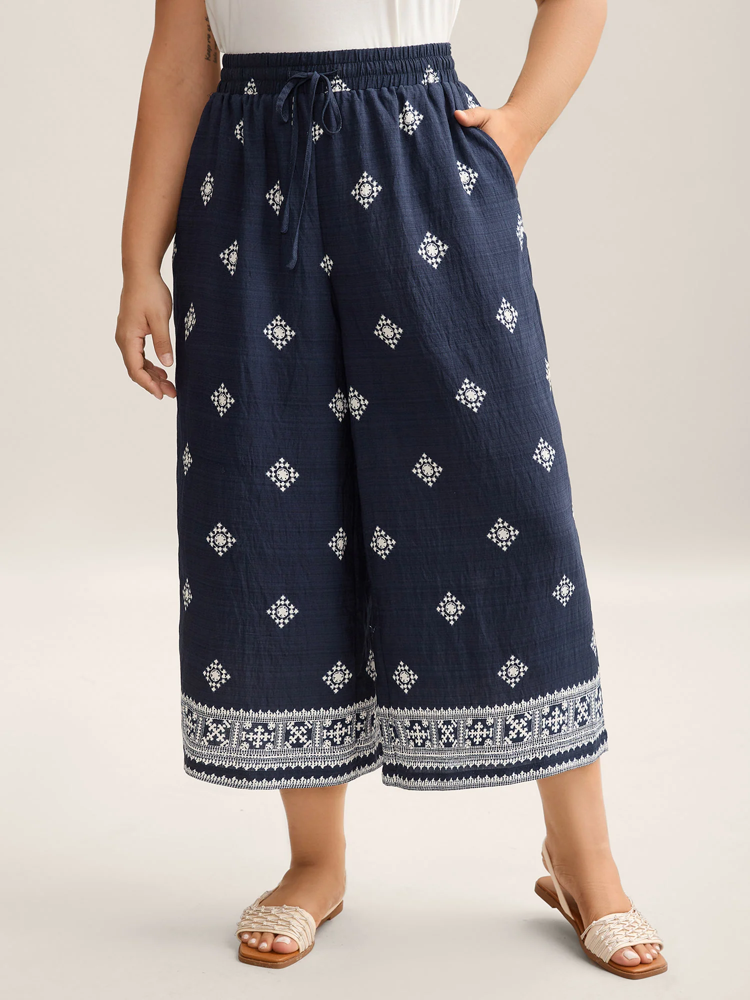 Geometric Print Tied Wide-Leg Pants