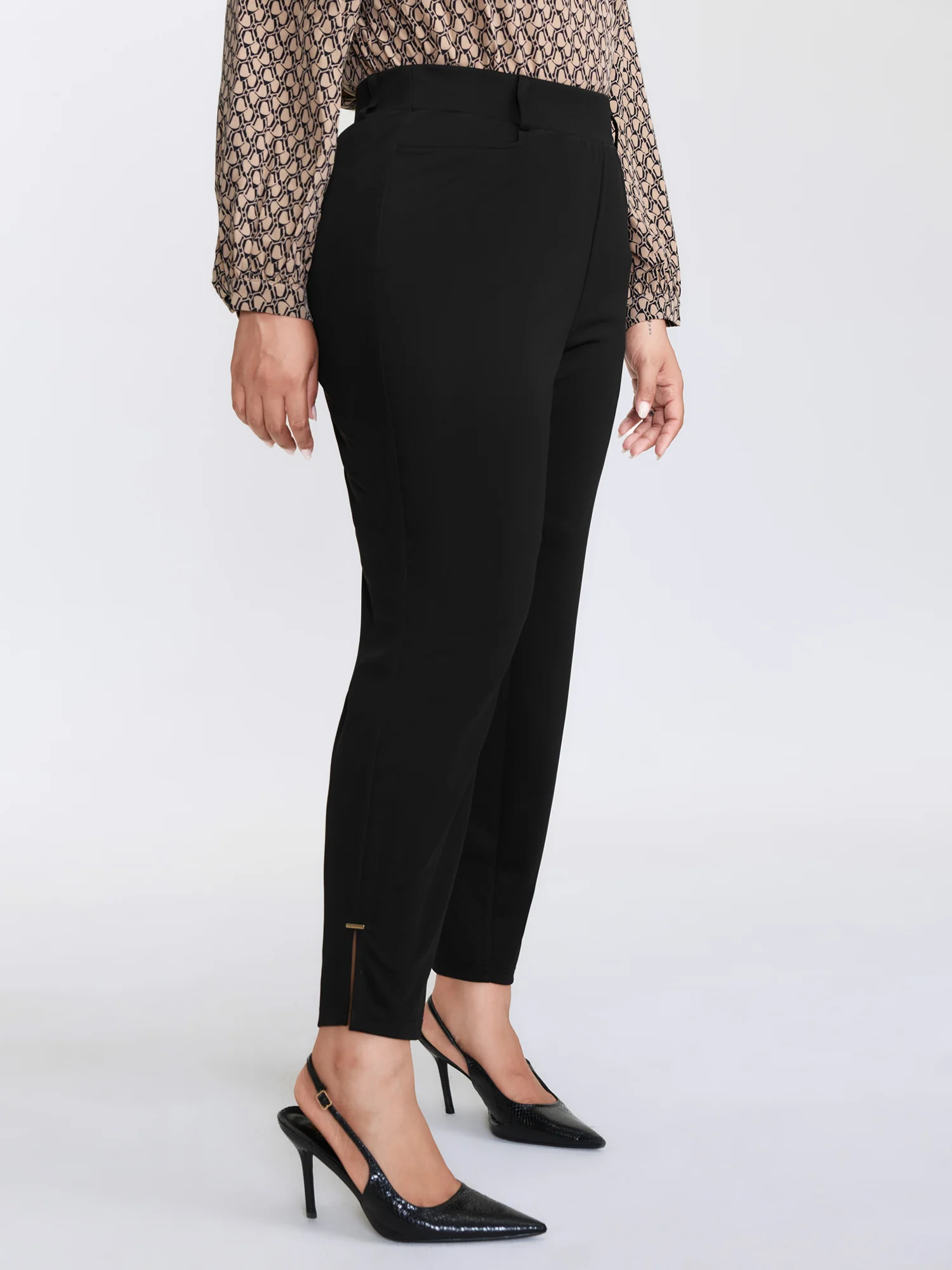 Slit Metal Detail Skinny-Fit Pants