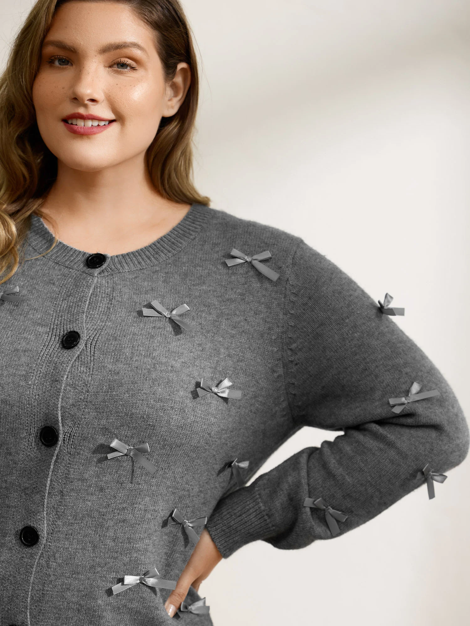 3D Bowknot Round Neck Knit Cardigan