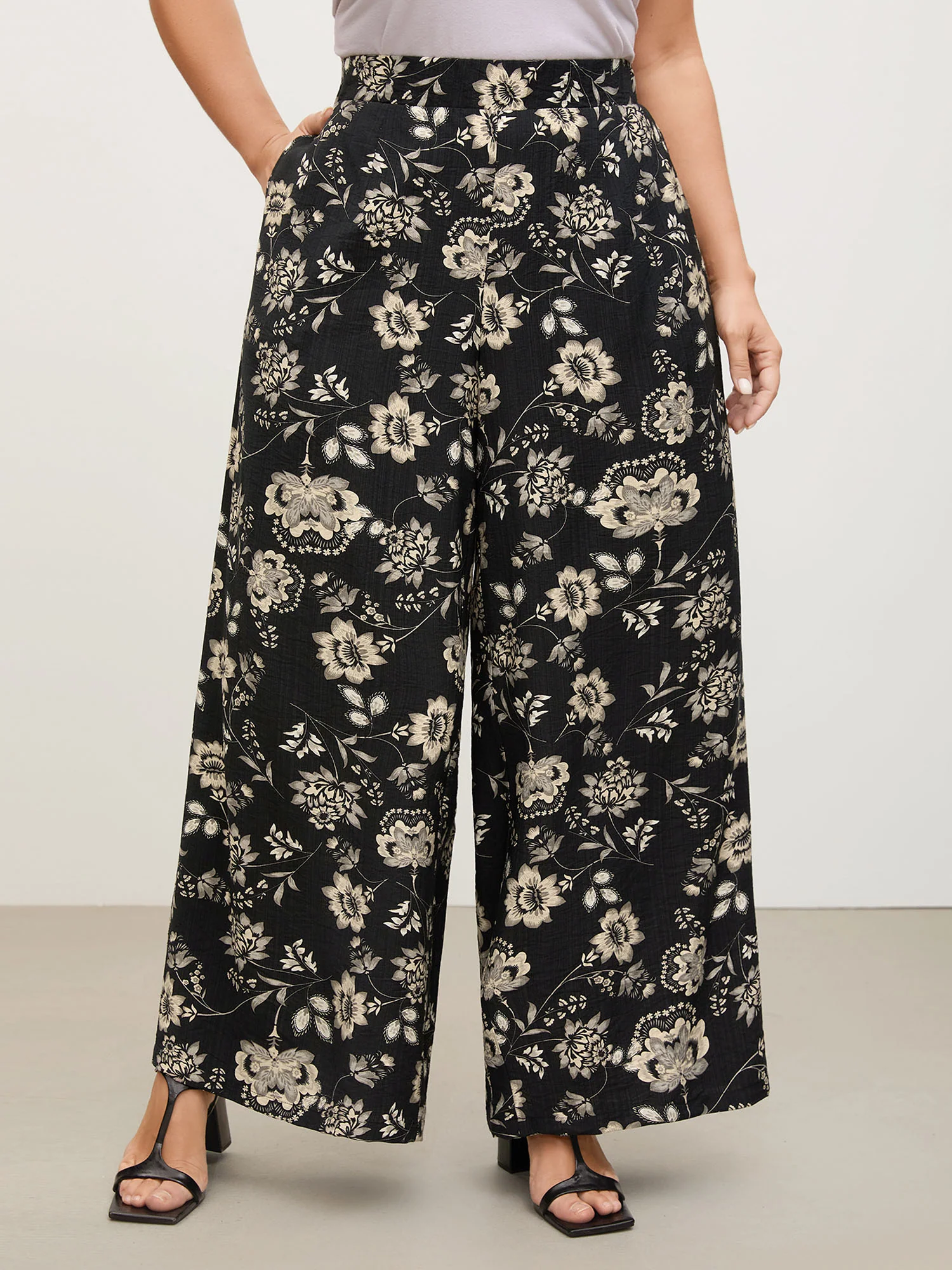 Silhouette Floral Print Wide-Leg Pants