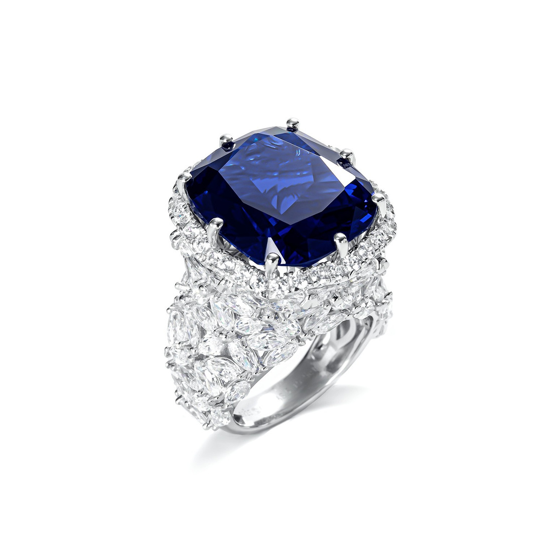925 Silver Gold-Plated Sapphire Ring with High-Carbon Diamonds – Elegant & Timeless Design
