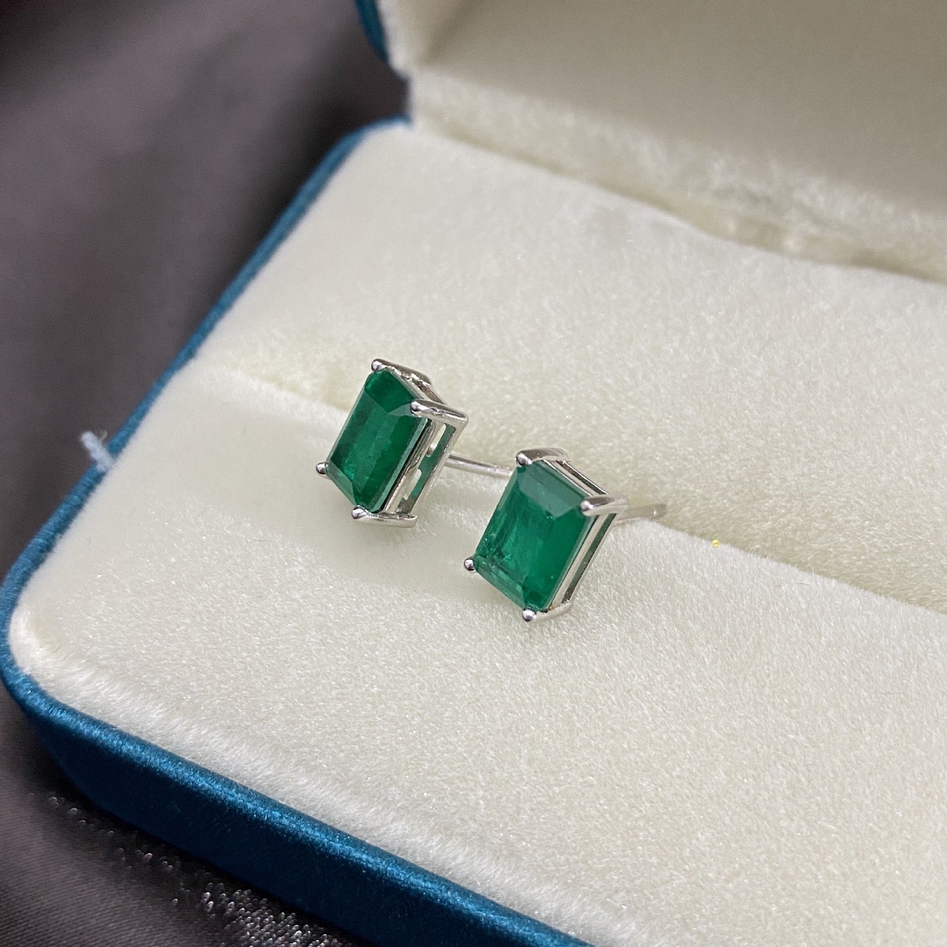 925 silver 1ct synthetic emerald earrings European and American fashion ins style high carbon diamond earrings