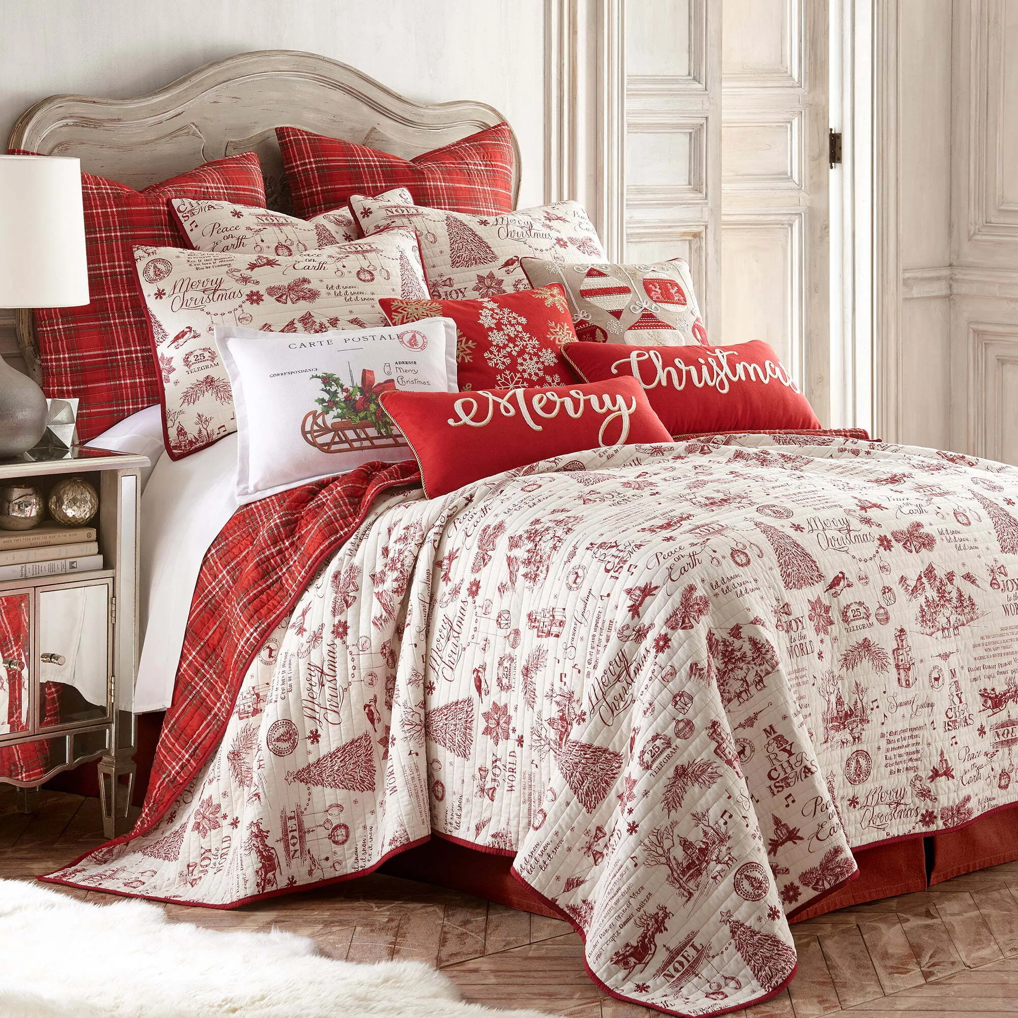 Yuletide Quilt Set – King Quilt (106x92in.) + Two King Pillow Shams (36x20in.) – Christmas Holiday Script – Red and Cream – Reversible – Cotton