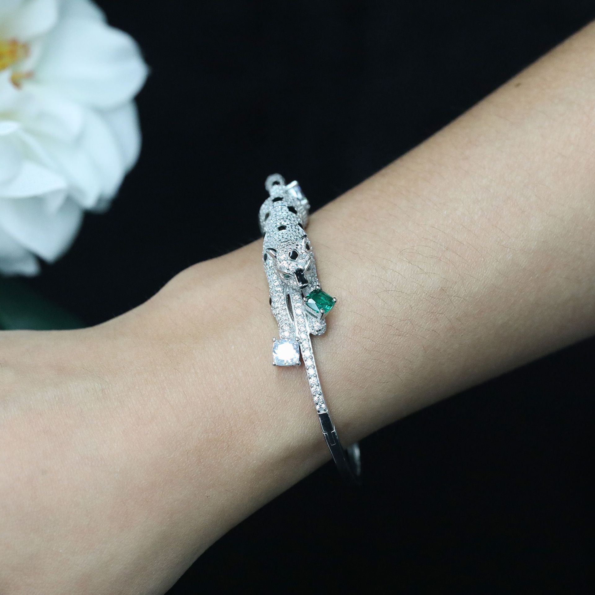 925 Silver Gold-Plated Jaguar Bracelet with High Carbon Diamond Accents