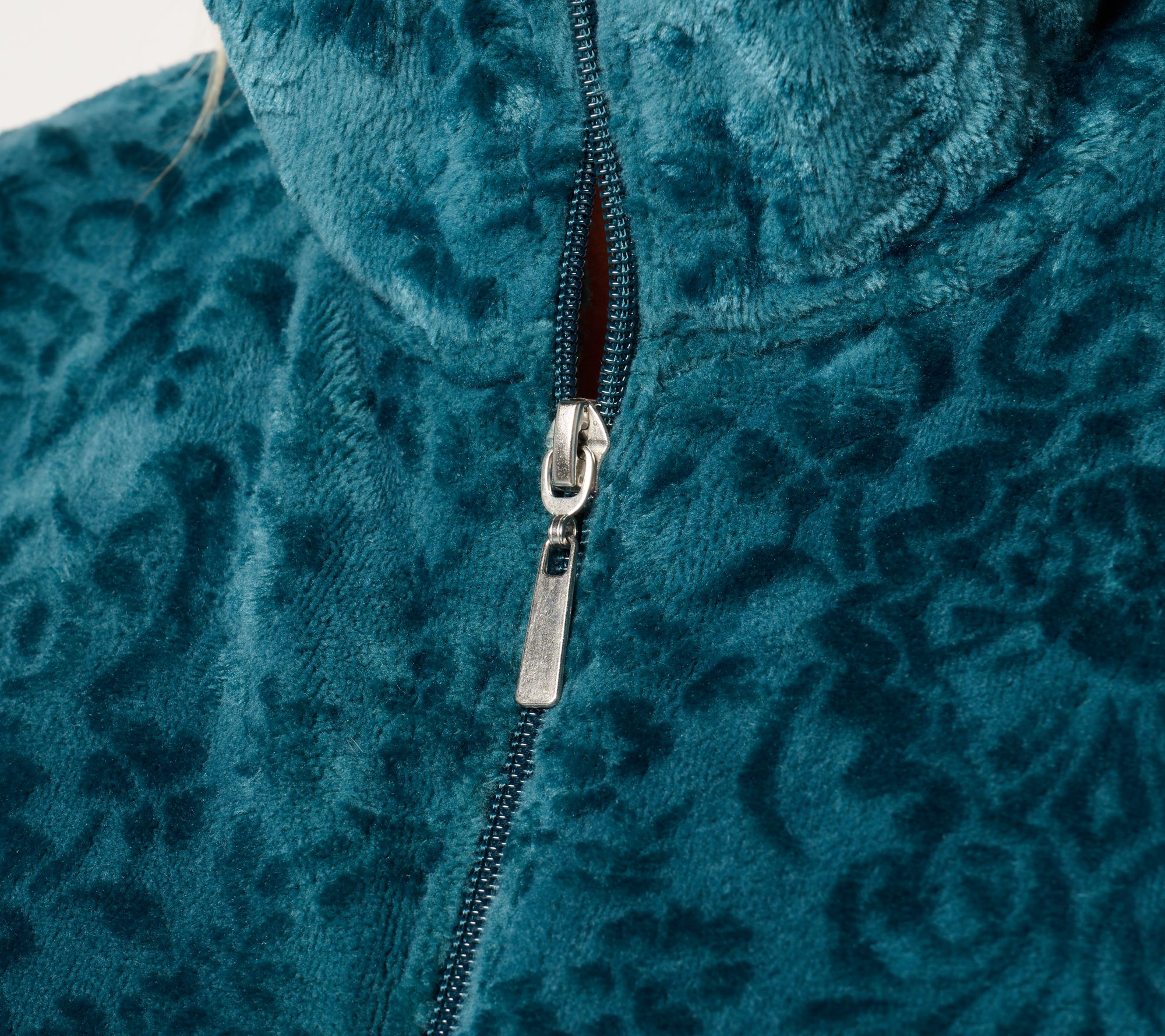 Stan Herman Winter Damask Burnout Silky Plush 48