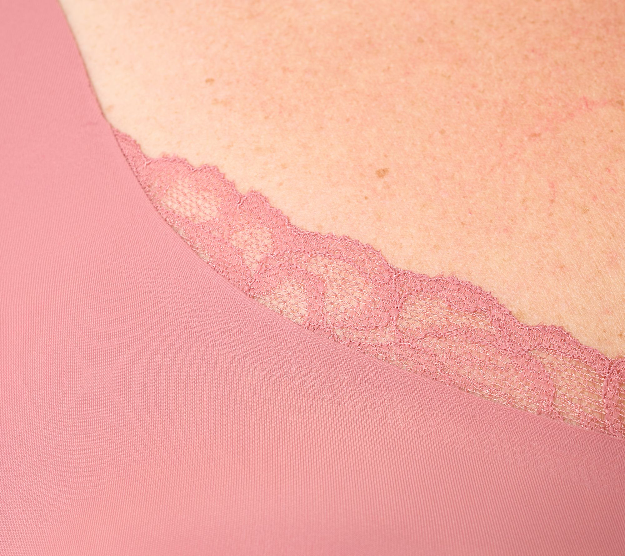 Evelyn & Bobbie Lace Trimmed V-Neck Seamless Bra Cami