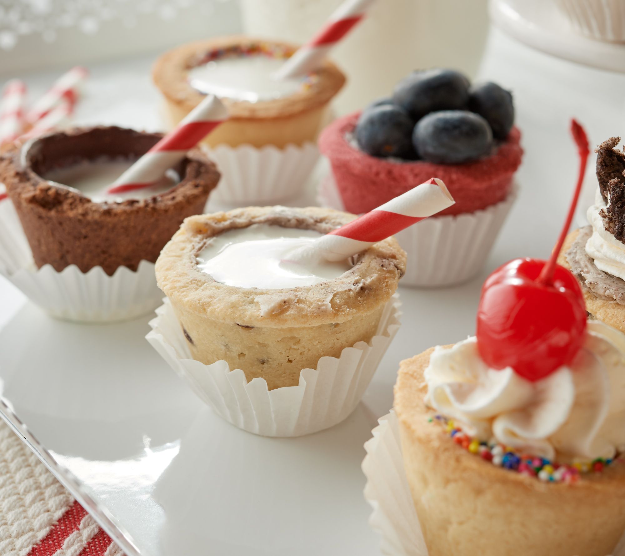 Snackadabra 22-Pc Frosted Cookie Cup Assortment w/ Straws