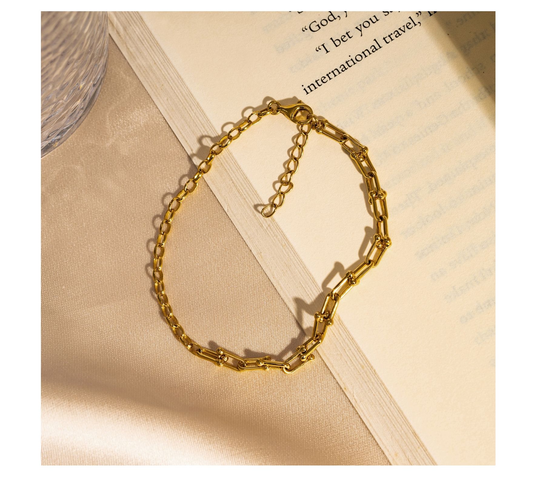 14K Gold Plated Oval & Horseshoe Chain Bracelet