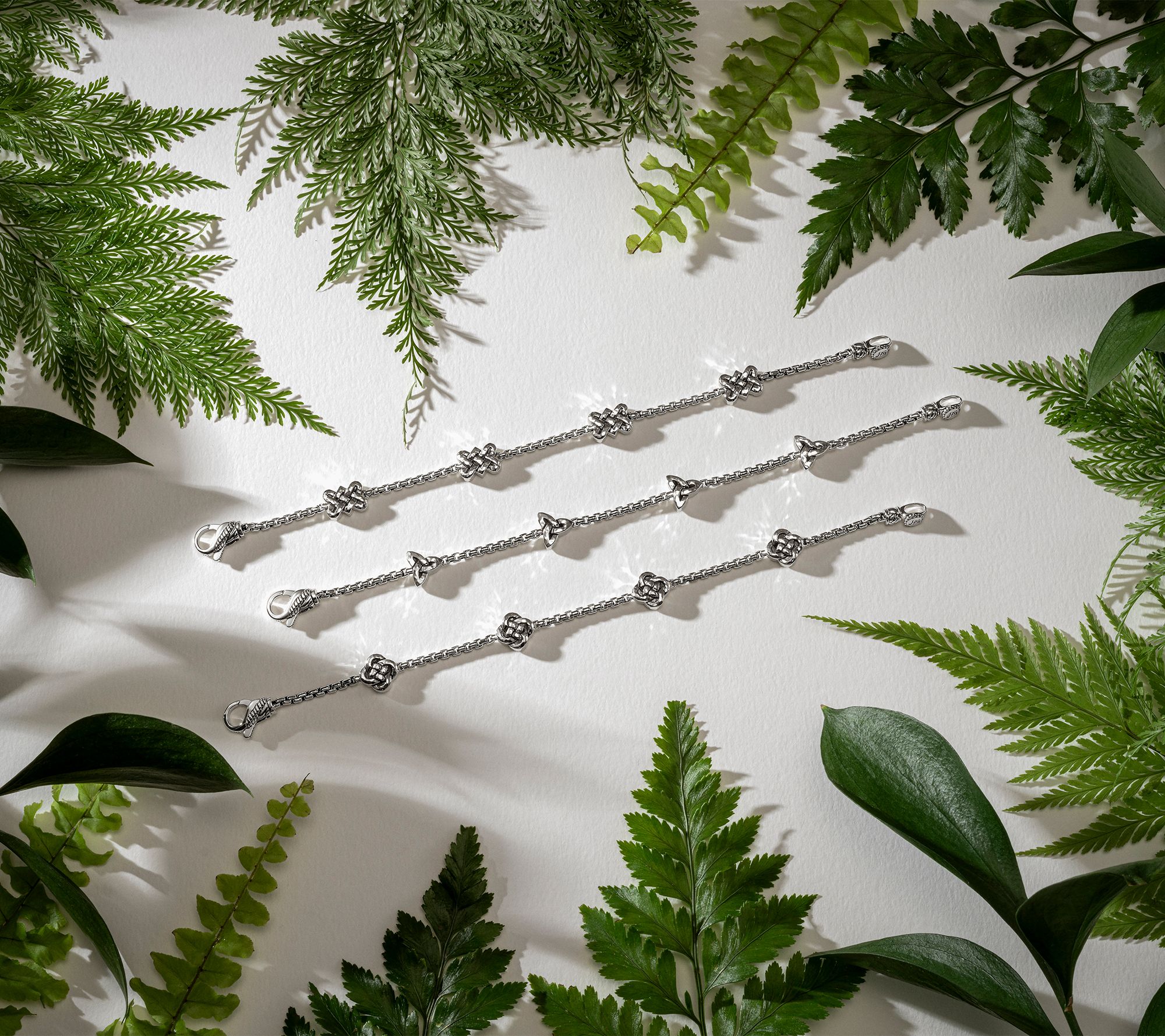 JAI Ireland Sterling Silver Symbols of Love 2.7mm Box Chain Bracelet, 12.2g