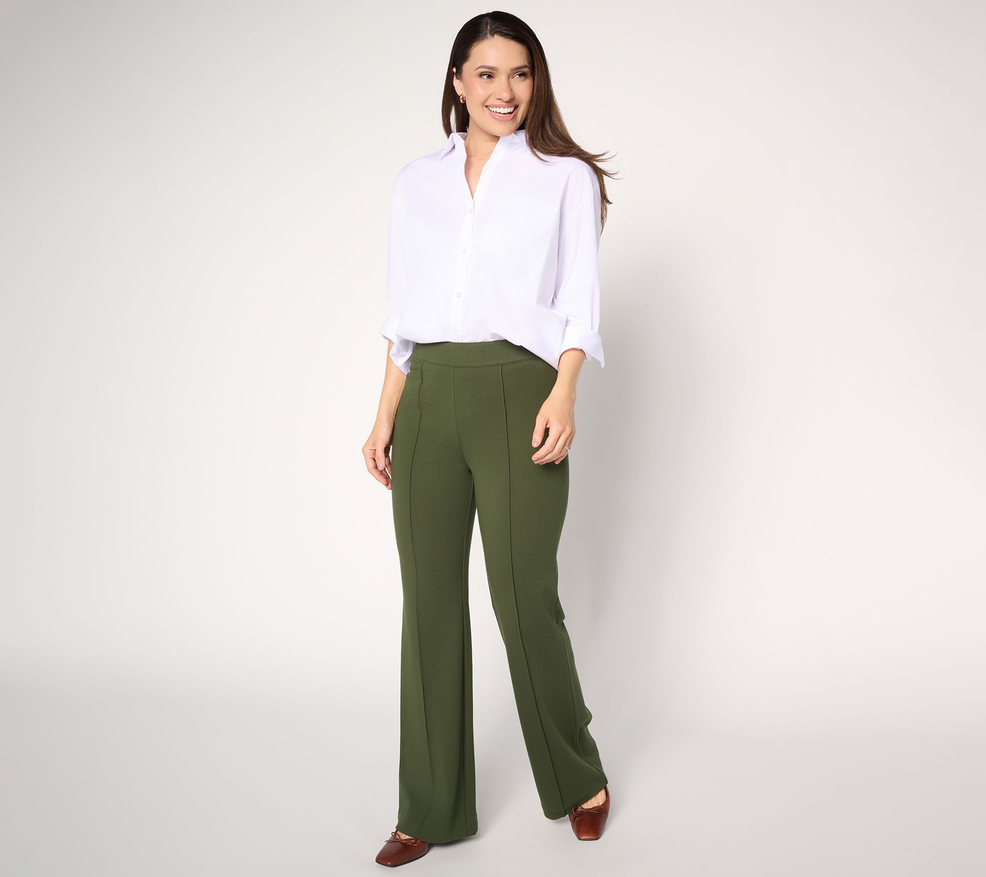 Studio Park x Sandra Bennett Petite Pull-On Ponte Flare Pant