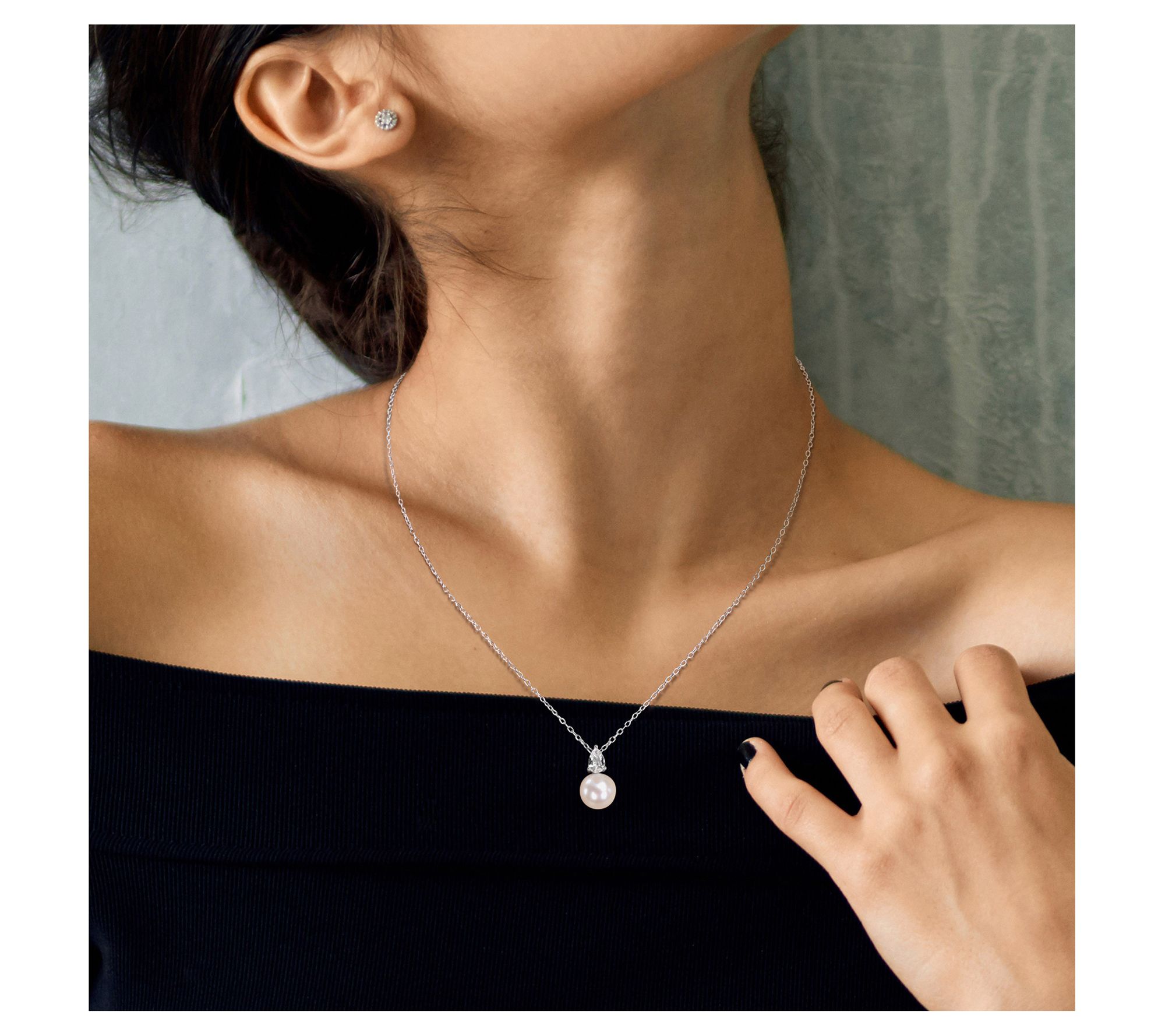 Affinity Cultured Pearl & Created White Sapphir e Necklace