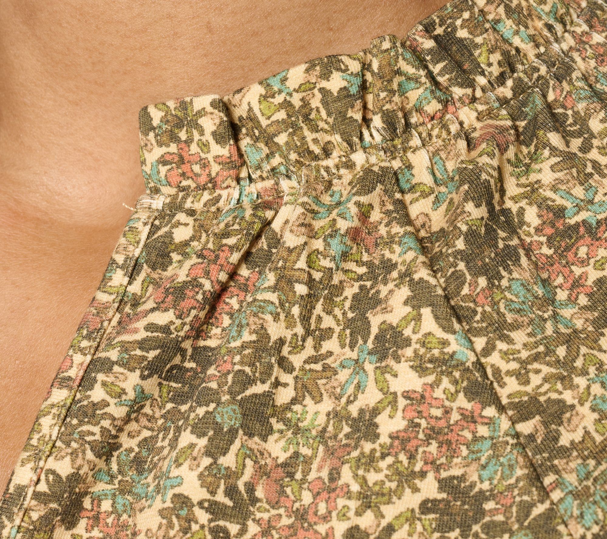 Ree by The Pioneer Woman Printed Ruffle Neck Blouson Knit Top