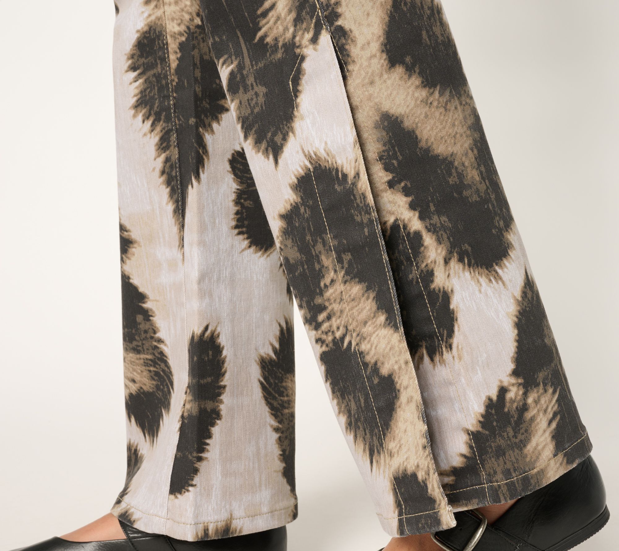 Me by Jennie Garth Petite City Flare Jeans- Cheetah