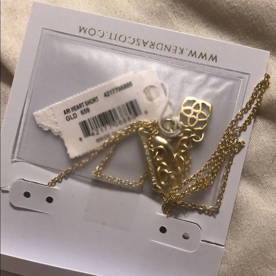 Kendra Scott Ari Heart Gold Short Pendant Necklace - Magenta Magnesite