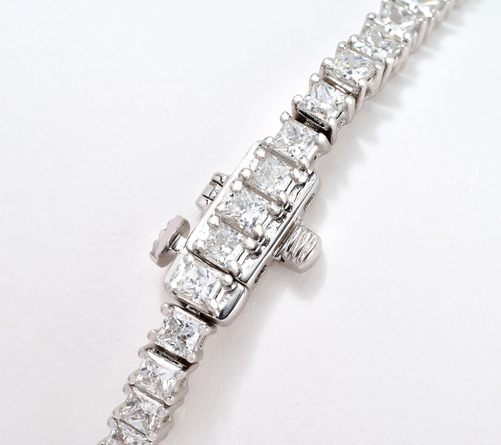 Fire Light Lab Grown Diamond 5 cttw Princess Cut Tennis Bracelet, 14K