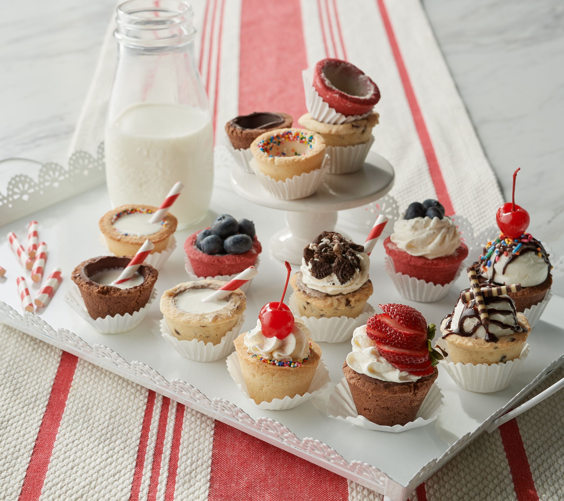 Snackadabra 22-Pc Frosted Cookie Cup Assortment w/ Straws