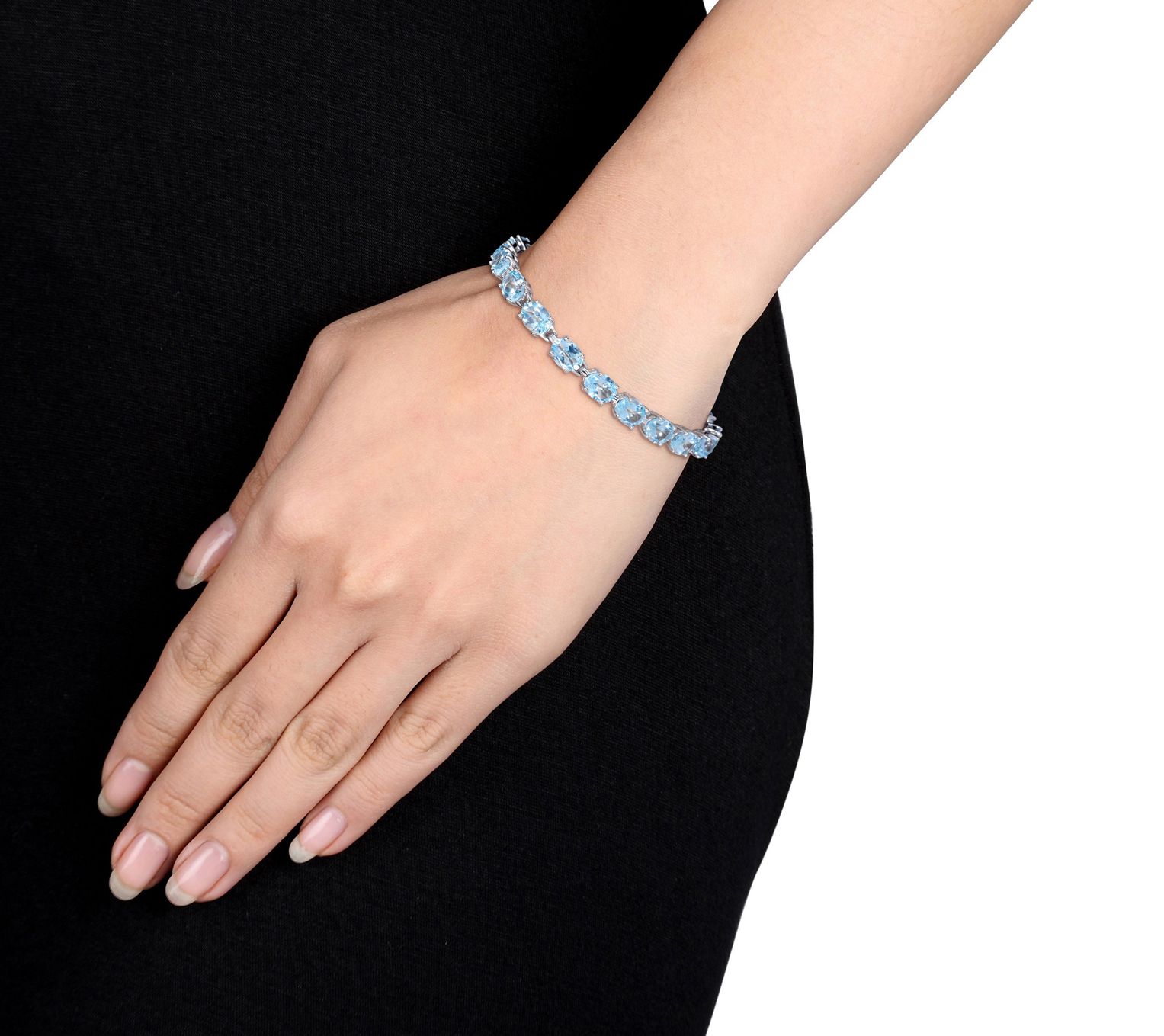 Sterling Silver 28.50 cttw Blue Topaz Tennis Bracelet