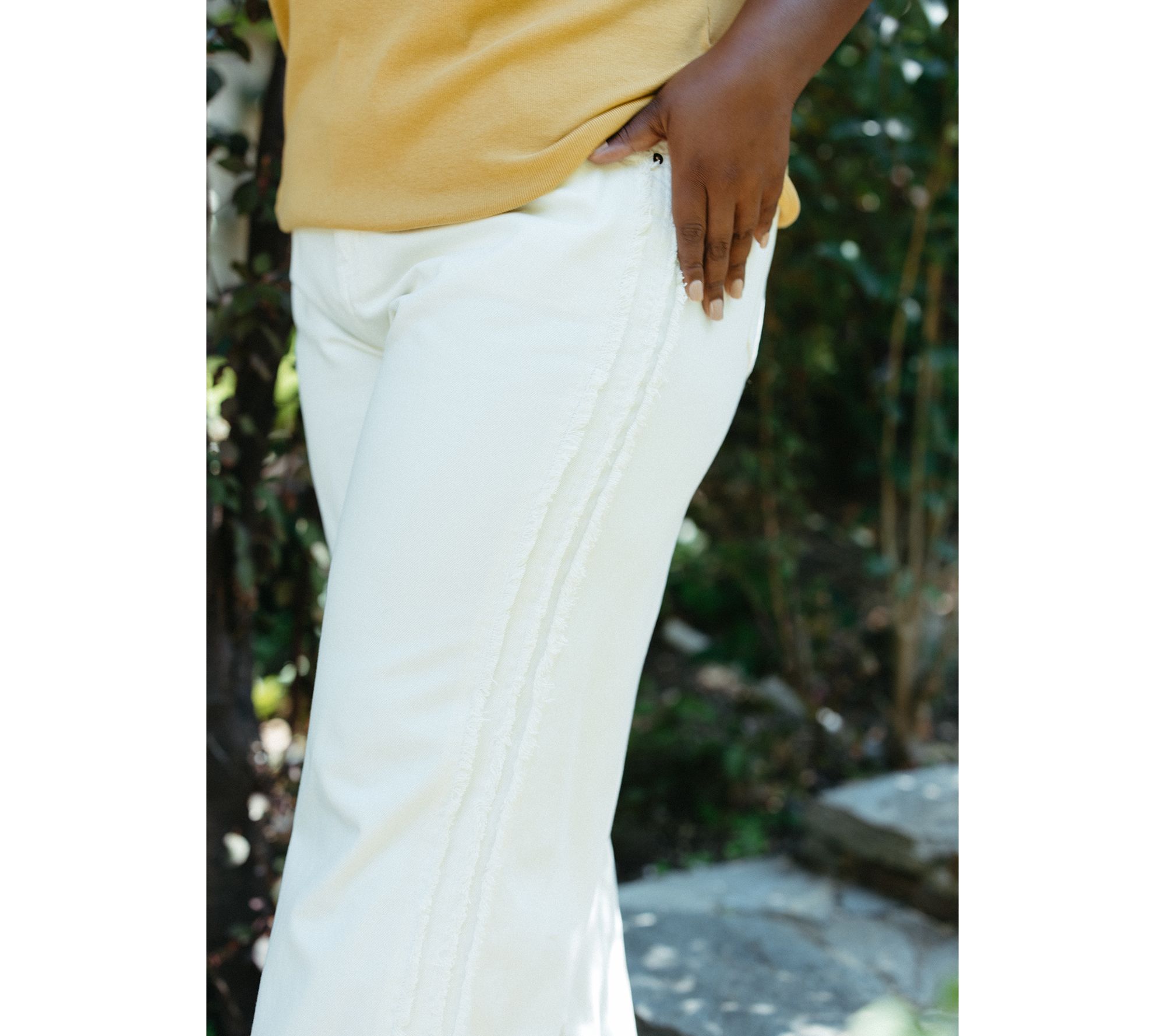 Me by Jennie Garth Petite Fray Detail Wide Leg Jeans