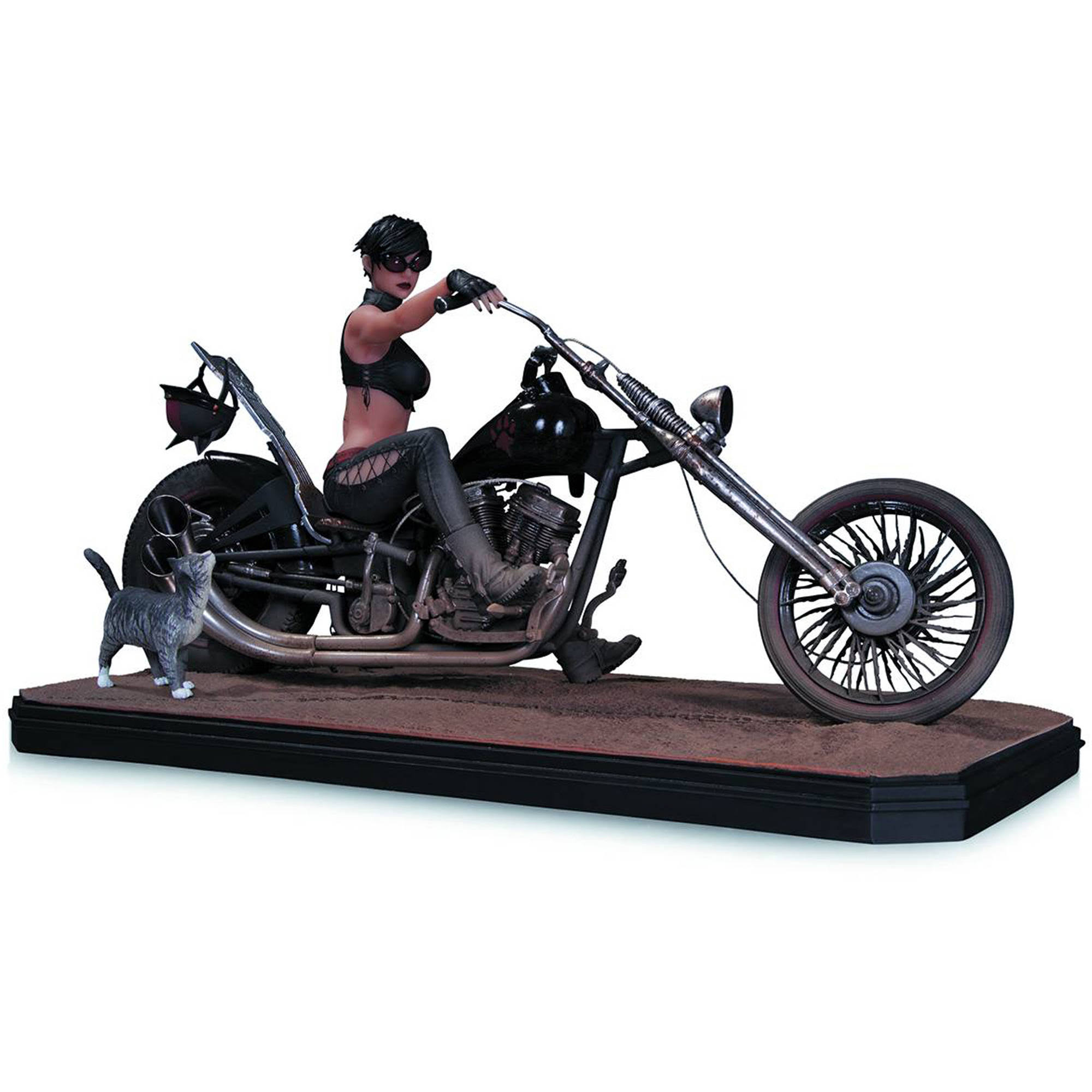DC Comics Gotham City Garage Catwoman Statue