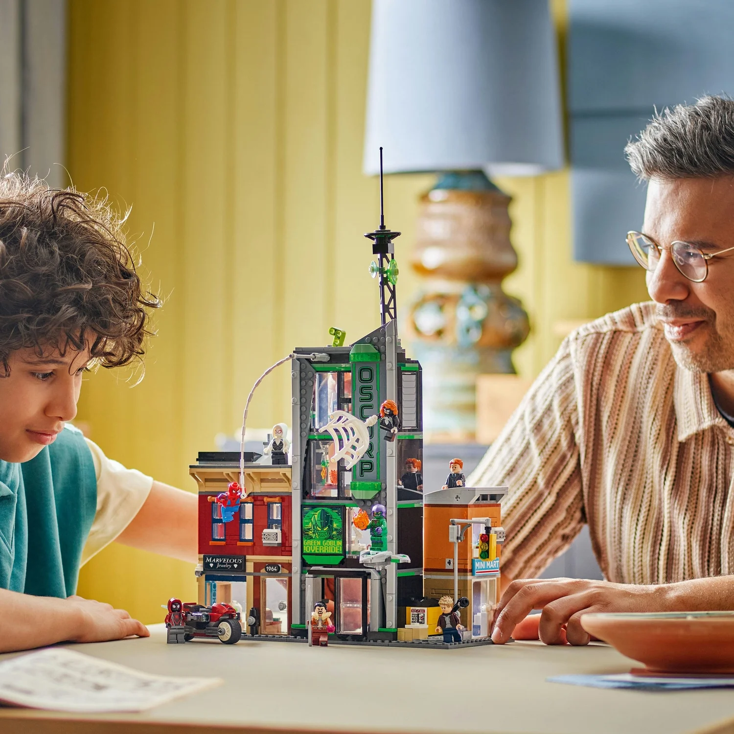 LEGO® | Marvel Spider-Man vs. Oscorp, Kids’ Super Hero Building Kit 76324