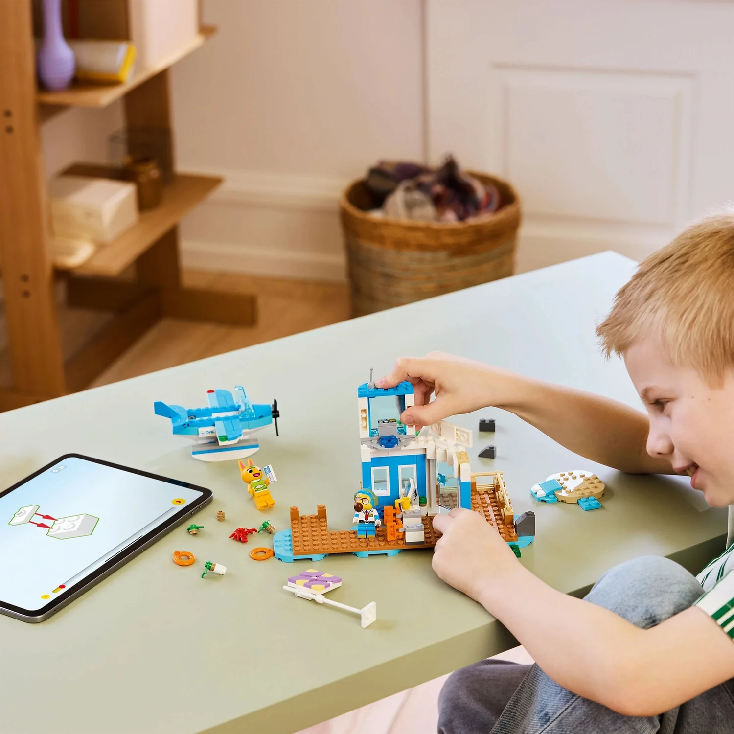 LEGO Animal Crossing Fly with Dodo Airlines Airport Toy 77051