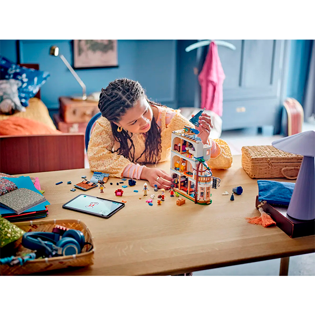 LEGO Friends - Castle Bed and Breakfast