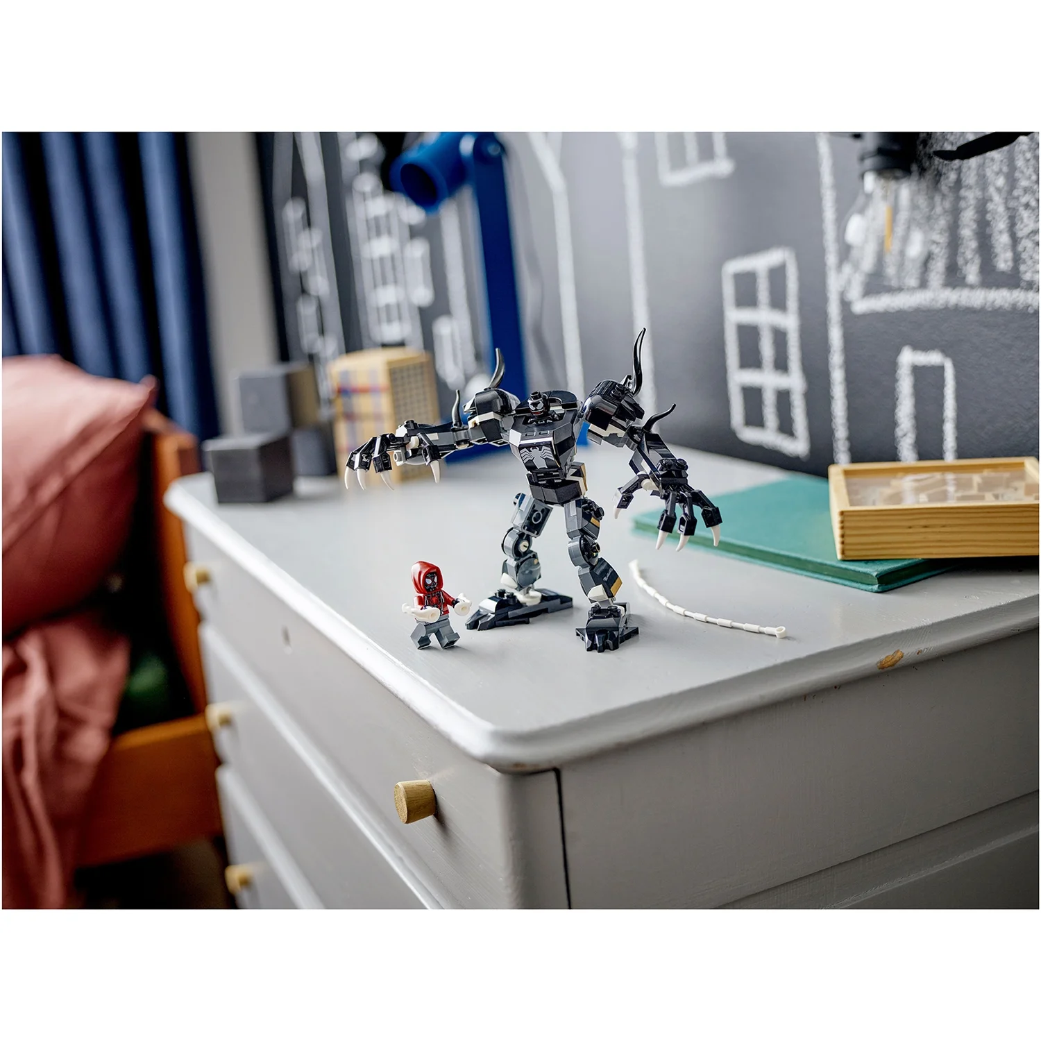 LEGO Marvel Venom Mech Armour vs. Miles Morales Set 76276