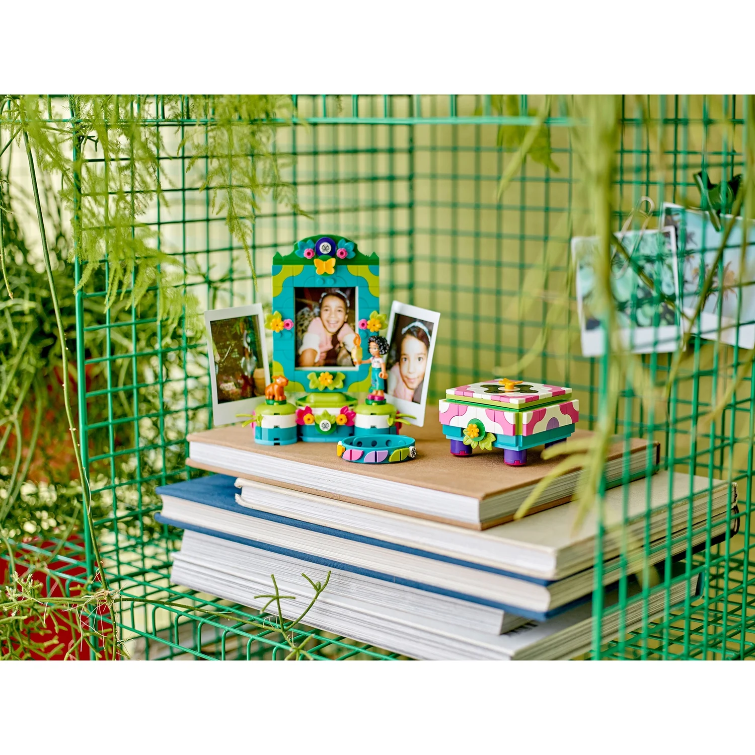 LEGO | Disney Encanto Mirabel’s Photo Frame and Jewellery Box Buildable Toy with Character 43239