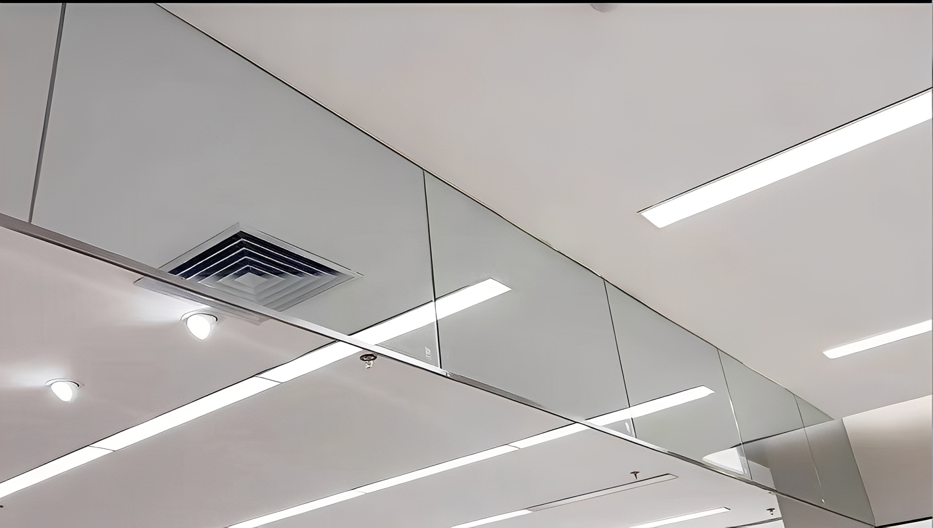 Glass material smoke barrier wall