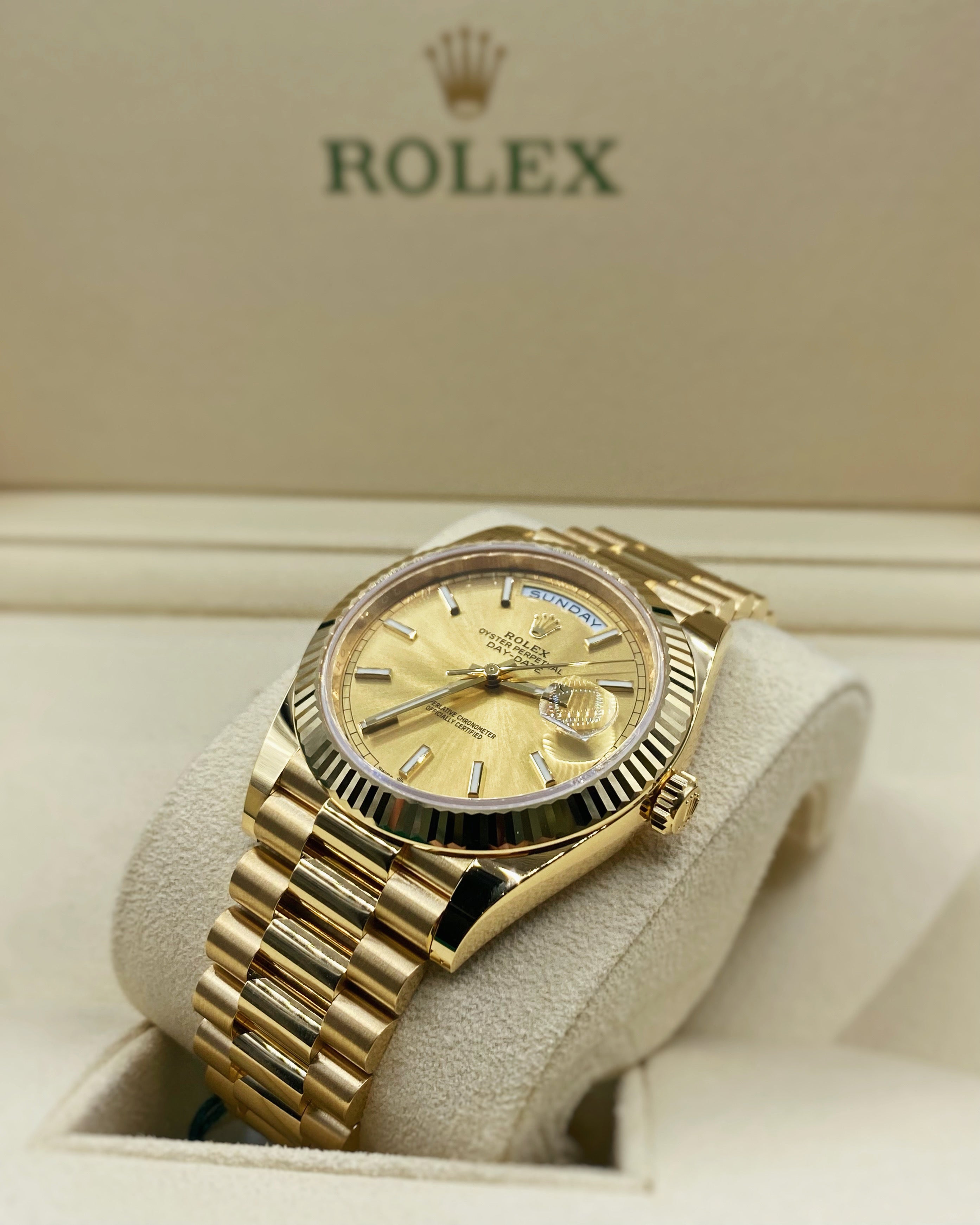 Rolex Day-Date 40 Presidential Champagne dial, Fluted Bezel, President bracelet, Yellow gold Watch 228238-0003